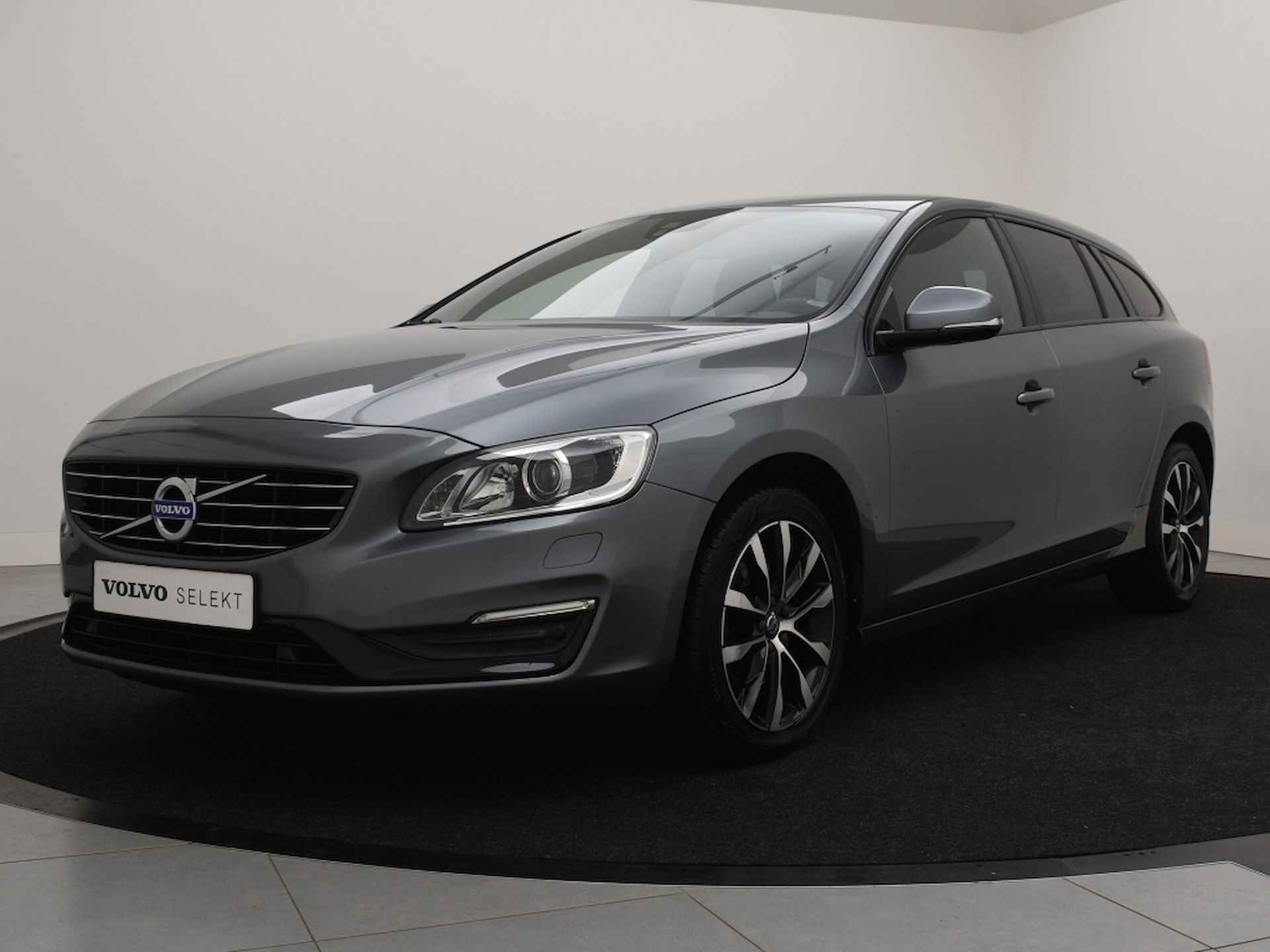 Volvo V60 T3 AUT(6) POLAR+ DYNAMIC SPORTLEDER XENON NAVI STANDKACHEL - 2/34