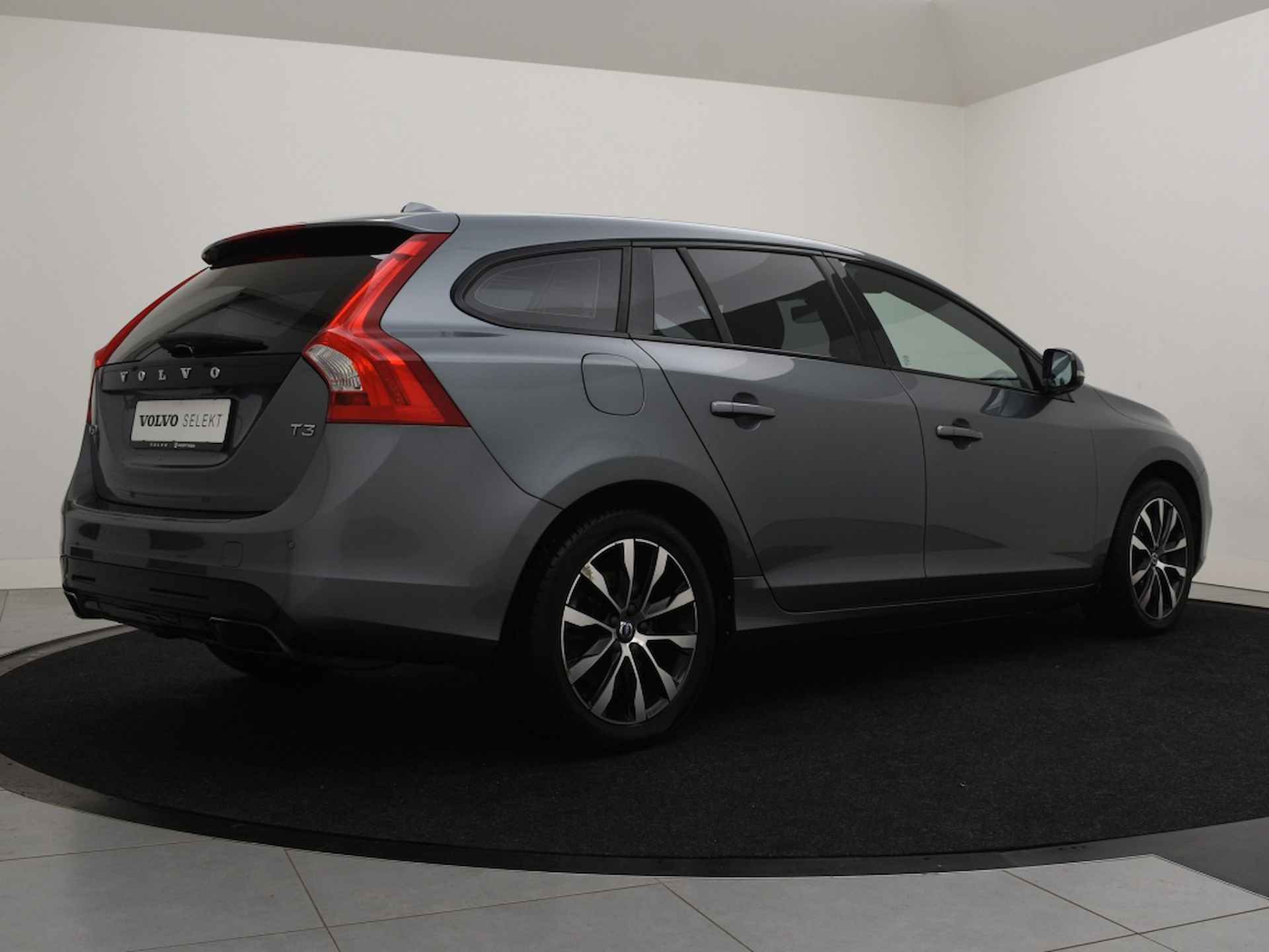 Volvo V60 T3 AUT(6) POLAR+ DYNAMIC SPORTLEDER XENON NAVI STANDKACHEL - 3/34