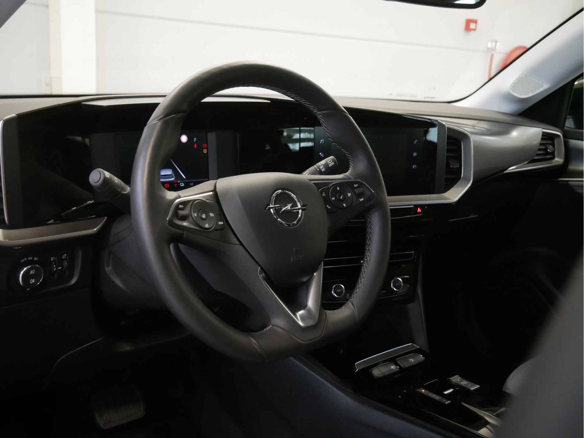 Opel Mokka Electric Elegance 50-kWh 11kw 3-Fase | Navigatie | Stuur&Stoelverwarming | Camera | Climate Control - 4/57
