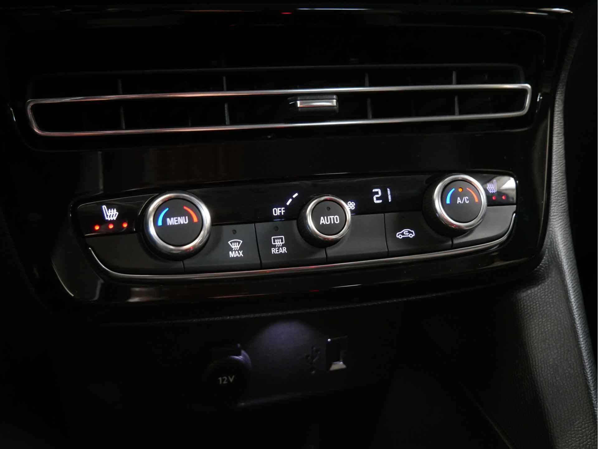 Opel Mokka Electric Elegance 50-kWh 11kw 3-Fase | Navigatie | Stuur&Stoelverwarming | Camera | Climate Control - 17/57