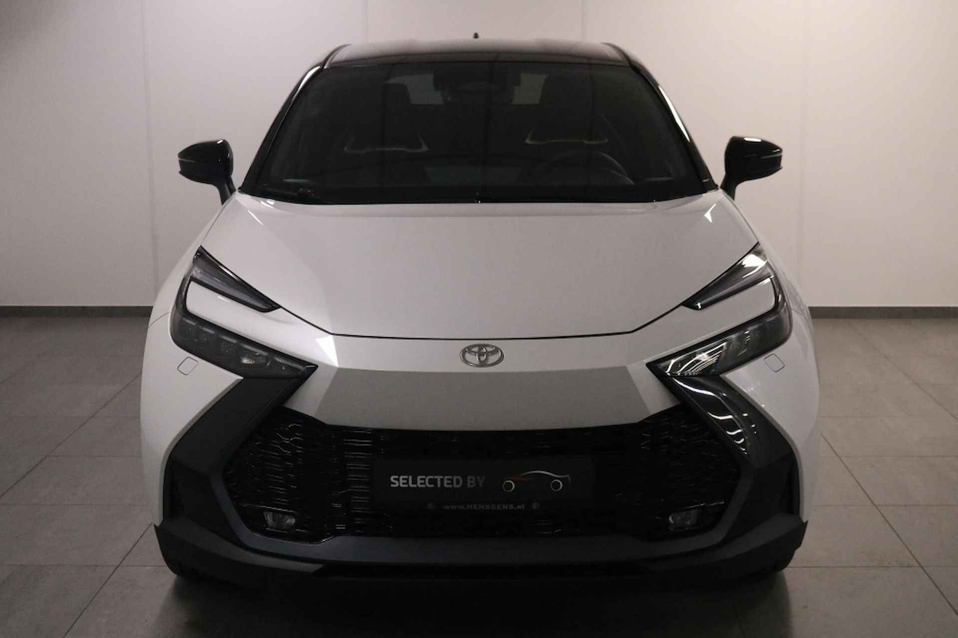 Toyota C-HR Hybrid 140 Executive JBL Two-Tone - 2/39