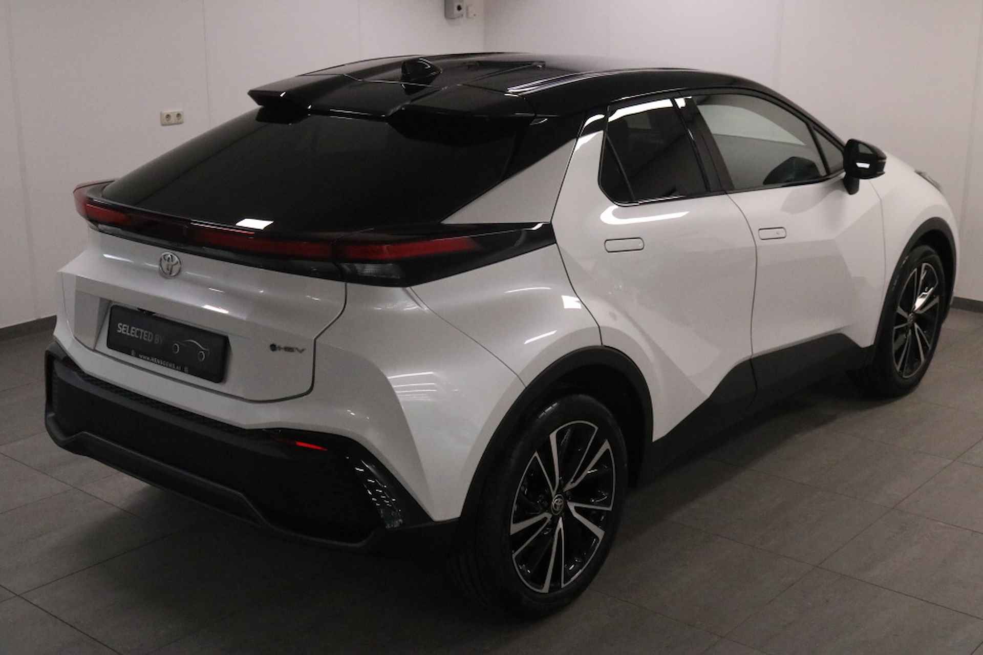 Toyota C-HR Hybrid 140 Executive JBL Two-Tone - 3/39