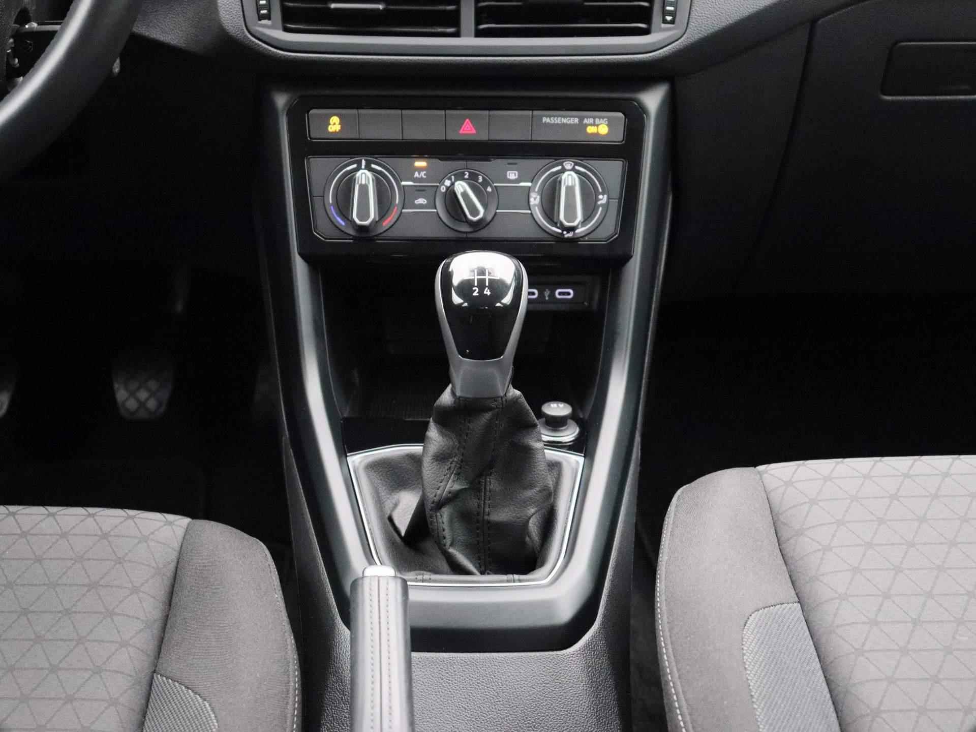 Volkswagen T-Cross 1.0 TSI Life 95 PK | Camera | Apple Carplay | Android Auto | Adaptive Cruise Control | DAB+ | LED verlichting | Lane Assist | Airco | Elektrisch inklapbare buitenspiegels | - 11/38