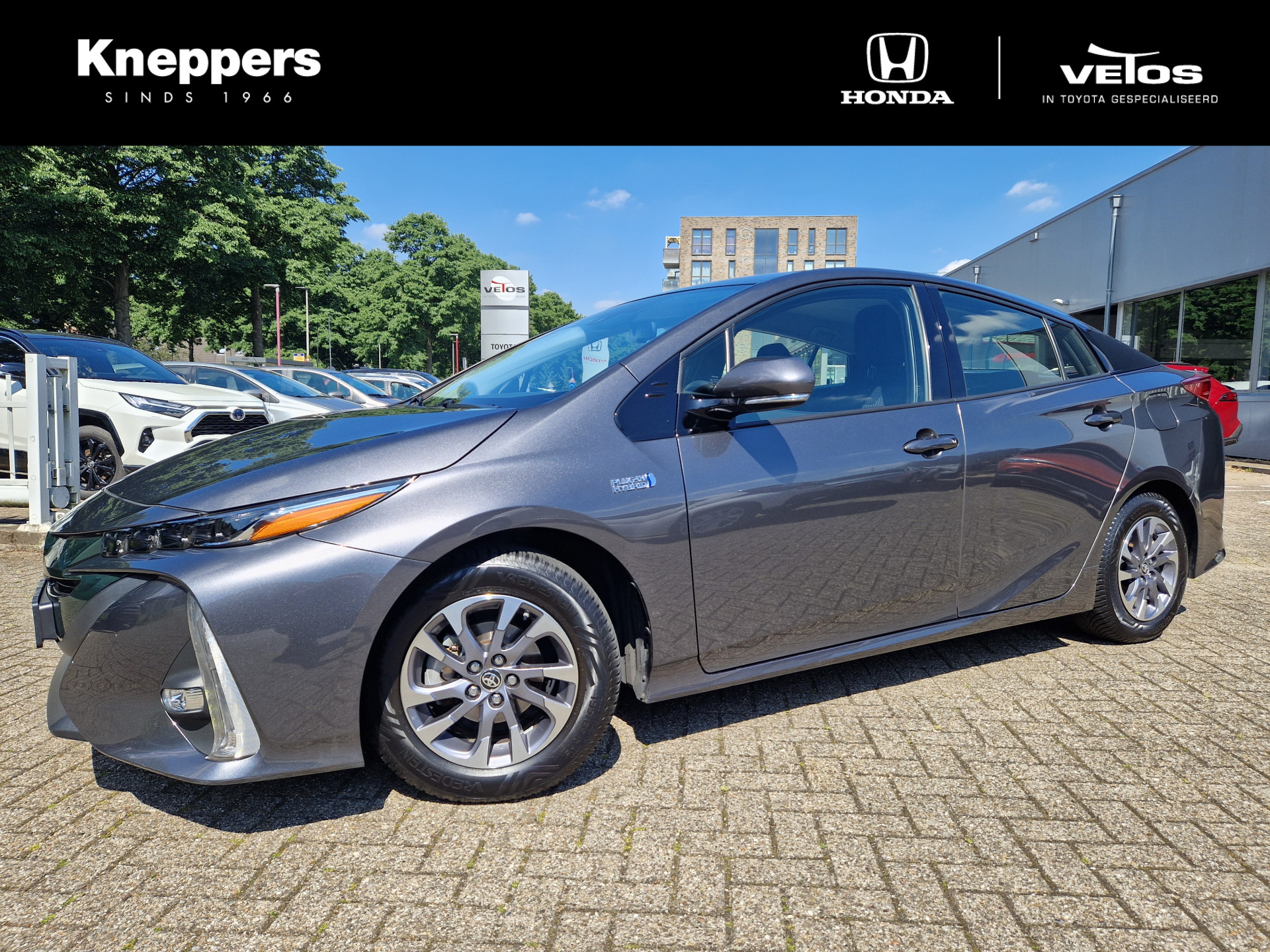 Toyota Prius 1.8 Plug-in Dynamic Dodenhoekdetectie, Navigatie, Head-up Display , All-in Rijklaarprijs