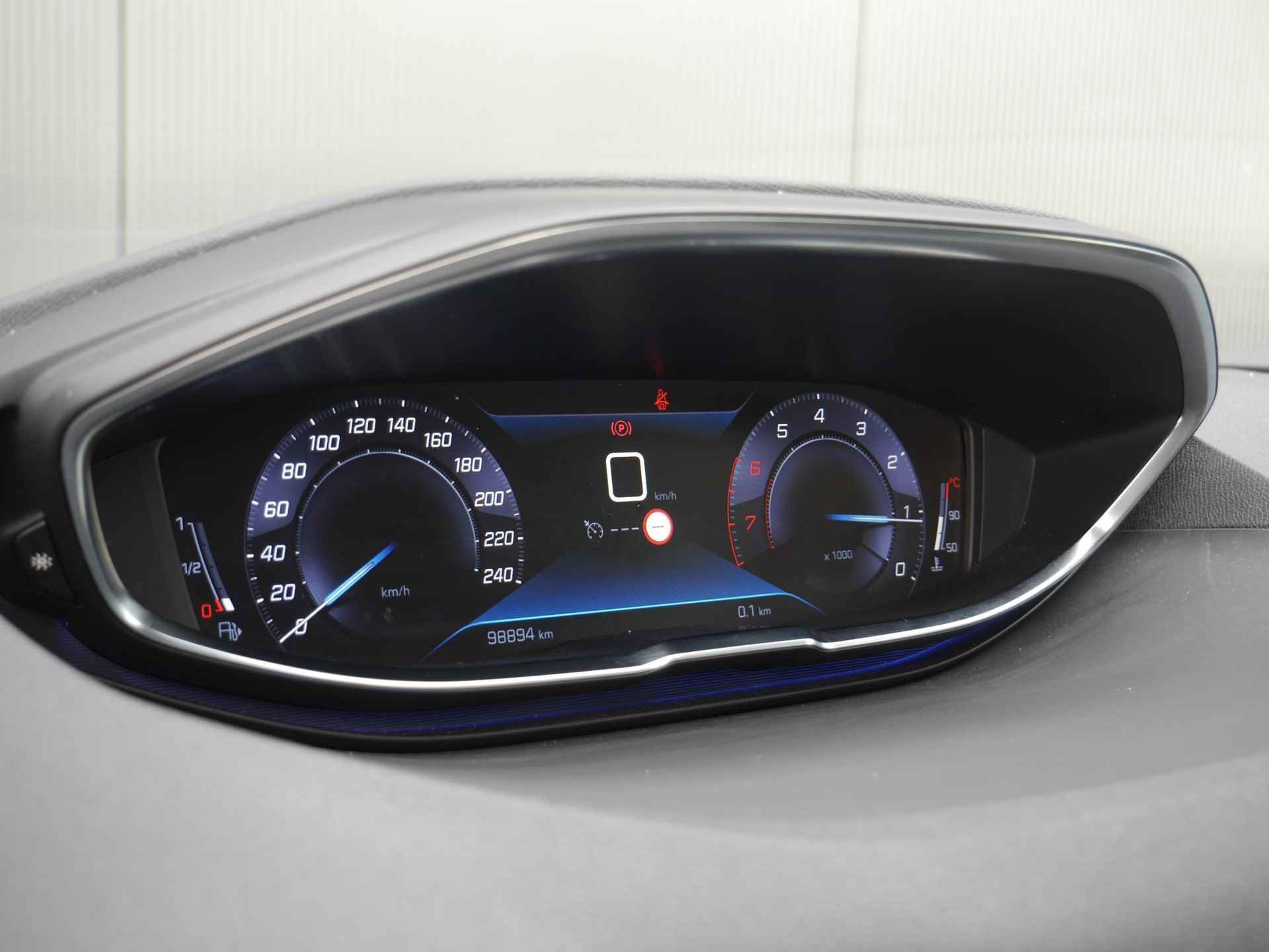Peugeot 5008 1.2 PureTech Blue Lease Premium 130pk | Stoelverwarming | Handsfree Kofferklep | Navigatie | Camera | Parkeersensoren Voor en Achter - 32/60