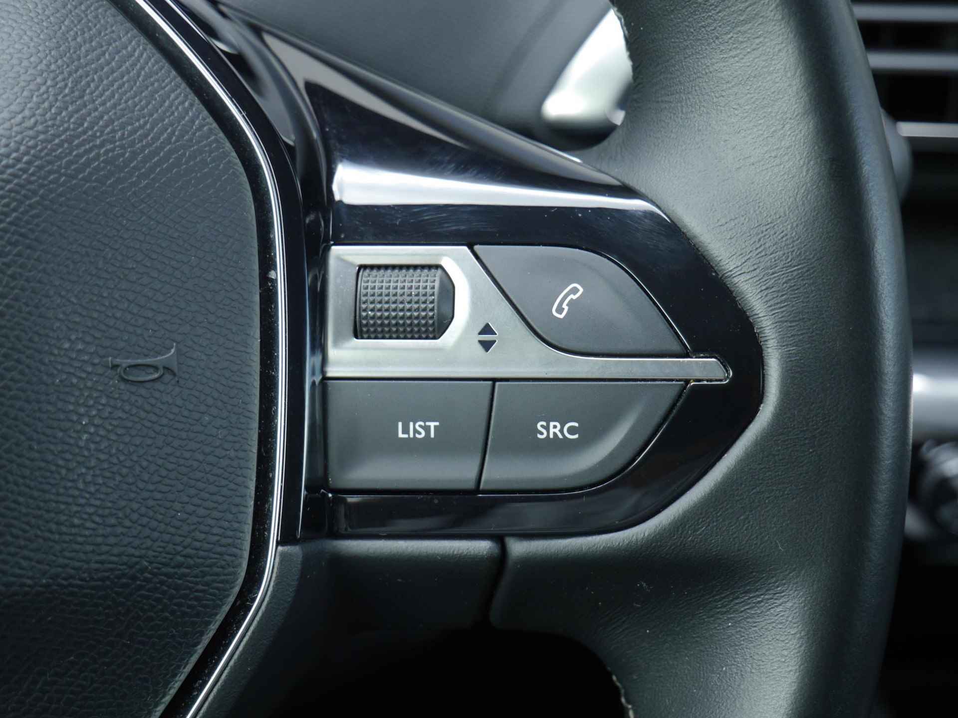 Peugeot 5008 1.2 PureTech Blue Lease Premium 130pk | Stoelverwarming | Handsfree Kofferklep | Navigatie | Camera | Parkeersensoren Voor en Achter - 37/60