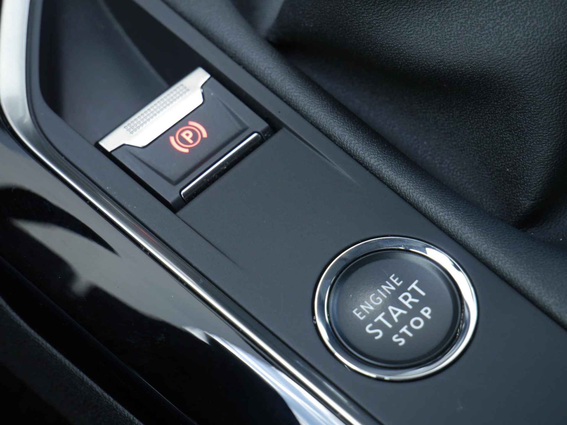Peugeot 5008 1.2 PureTech Blue Lease Premium 130pk | Stoelverwarming | Handsfree Kofferklep | Navigatie | Camera | Parkeersensoren Voor en Achter - 52/60
