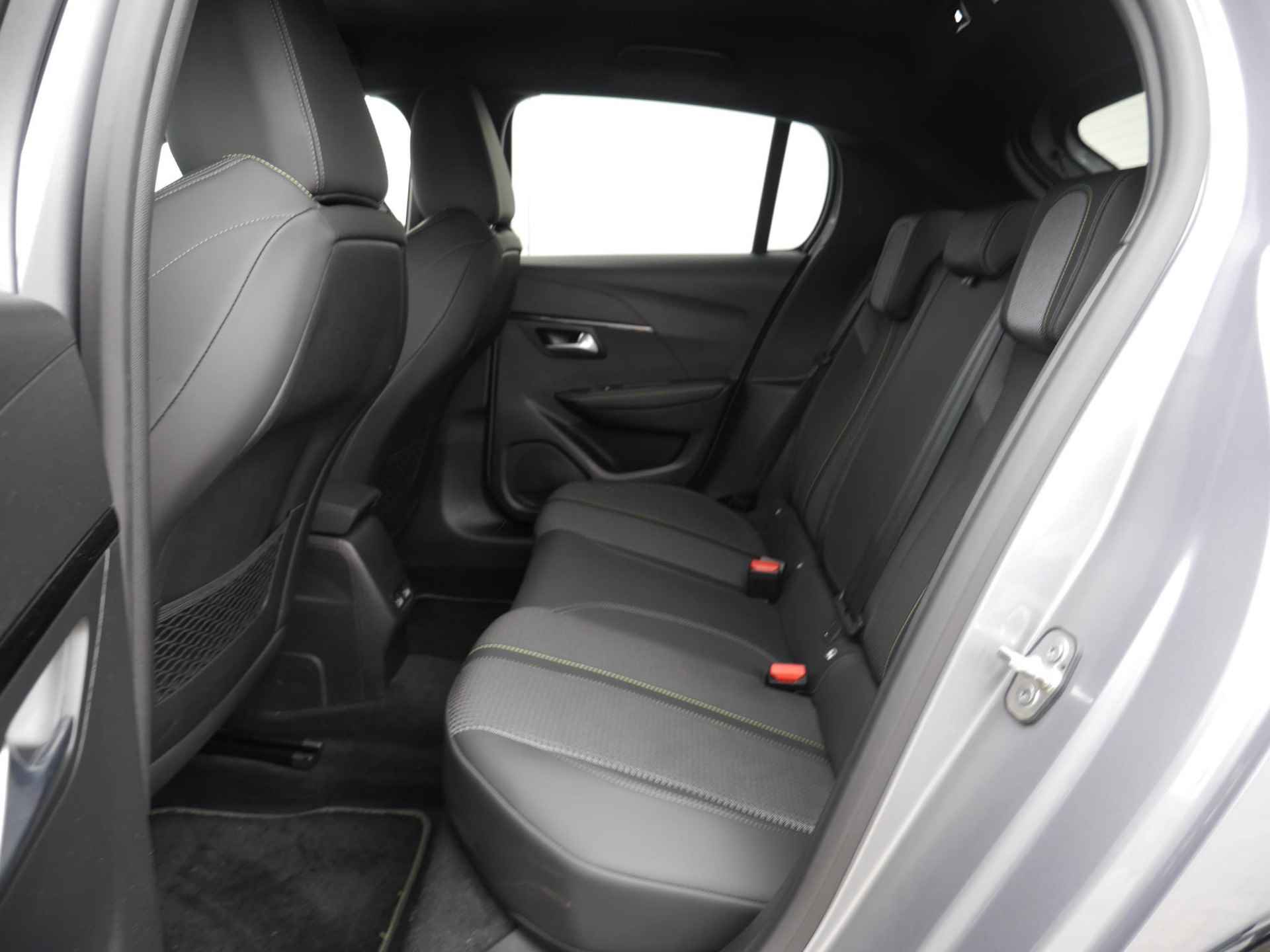 Peugeot 208 1.2 PureTech GT 130pk Automaat | Stoelverwarming | Navigatie | Dodehoekdetectie | LED - 15/59