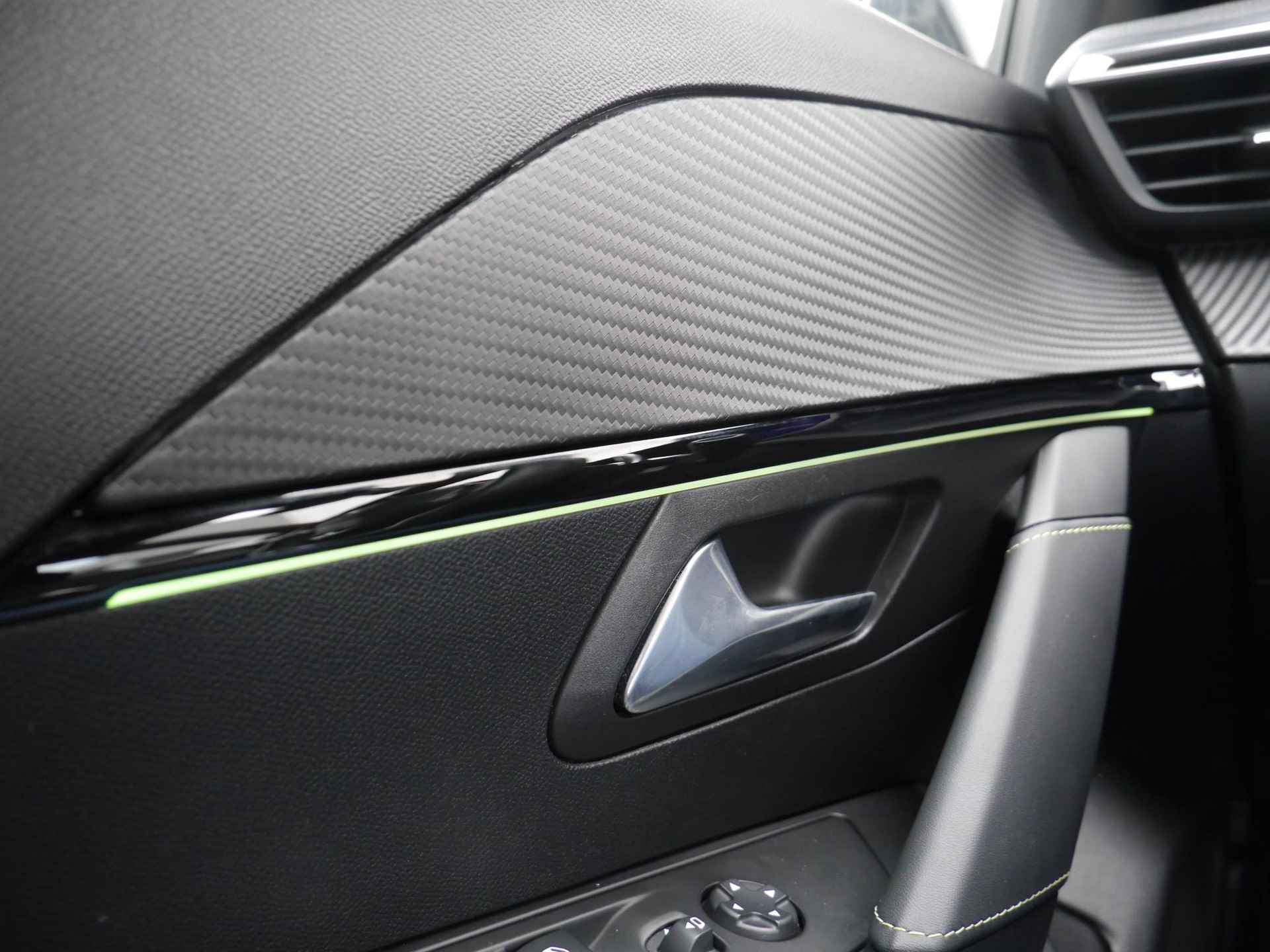 Peugeot 208 1.2 PureTech GT 130pk Automaat | Stoelverwarming | Navigatie | Dodehoekdetectie | LED - 21/59