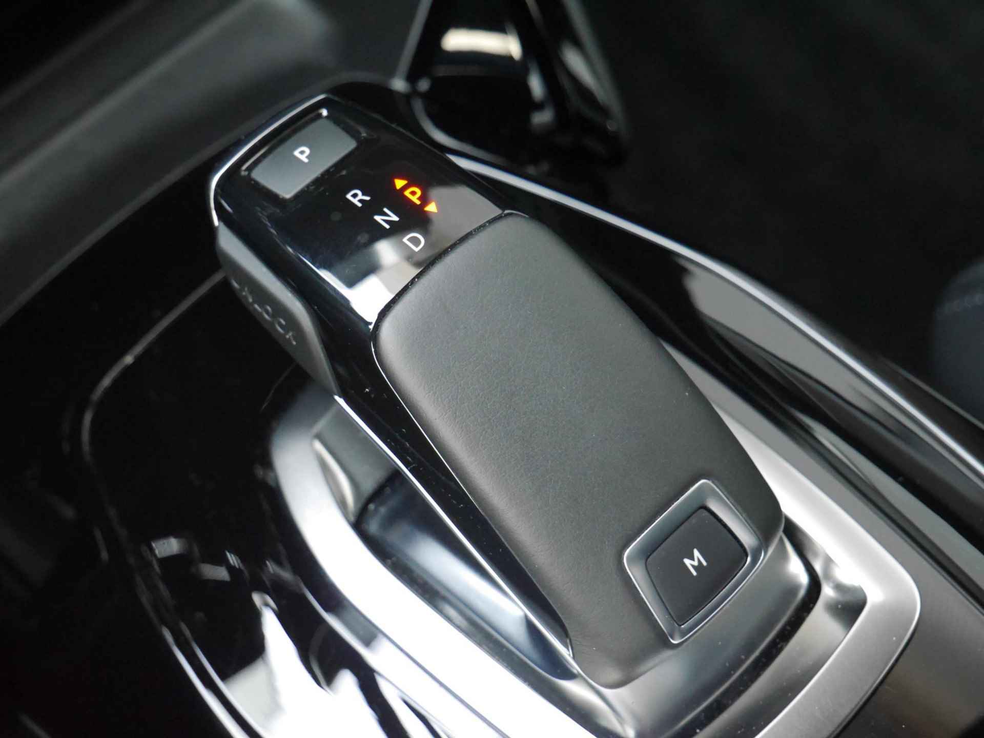Peugeot 208 1.2 PureTech GT 130pk Automaat | Stoelverwarming | Navigatie | Dodehoekdetectie | LED - 40/59