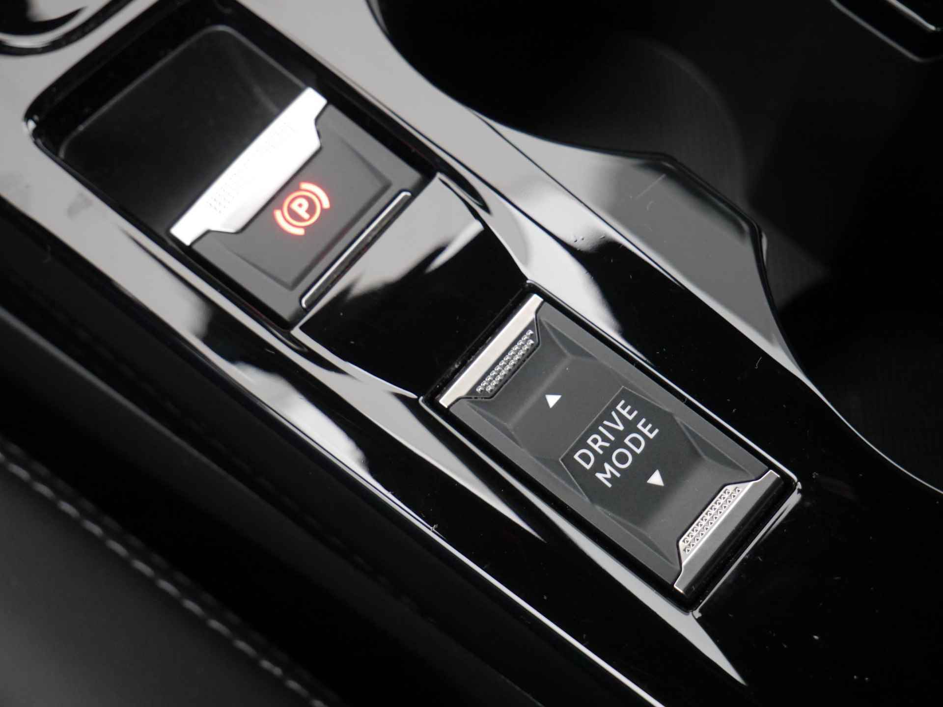 Peugeot 208 1.2 PureTech GT 130pk Automaat | Stoelverwarming | Navigatie | Dodehoekdetectie | LED - 41/59