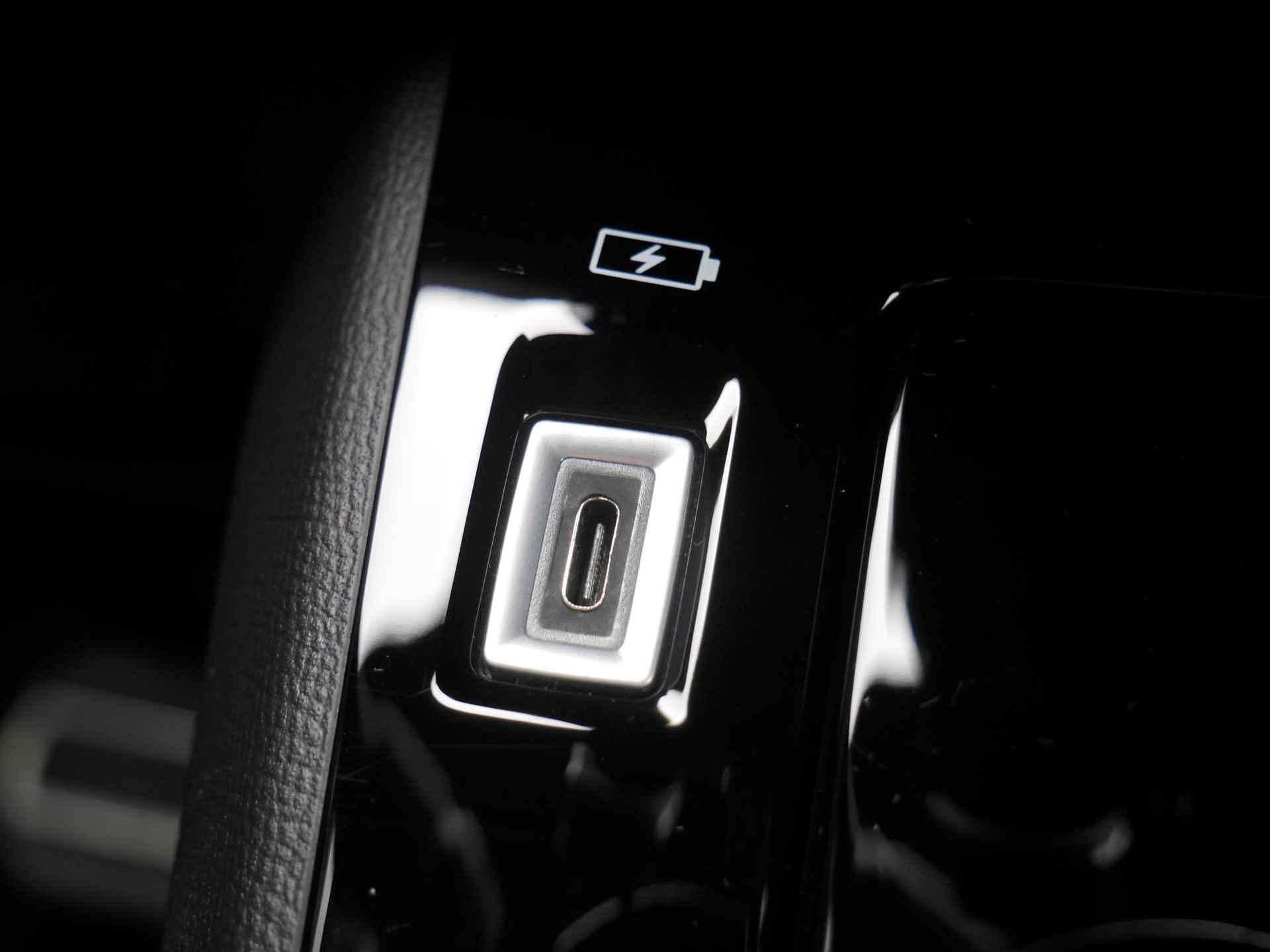 Peugeot 208 1.2 PureTech GT 130pk Automaat | Stoelverwarming | Navigatie | Dodehoekdetectie | LED - 42/59