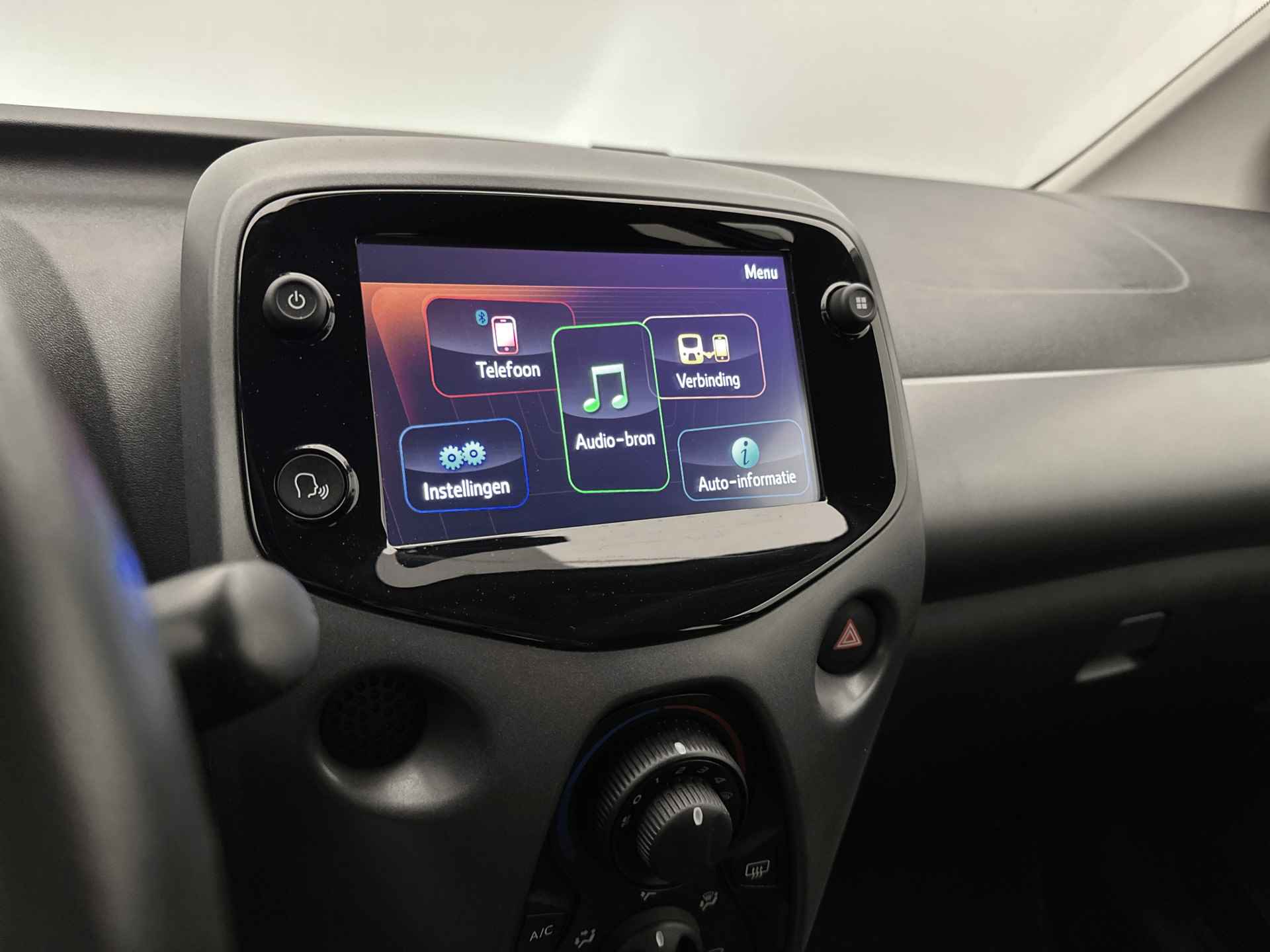 Toyota Aygo 1.0 VVT-i x-play | 1e Eigenaar | BTW | Camera | Airco | Apple Carplay/Android Auto | - 11/44