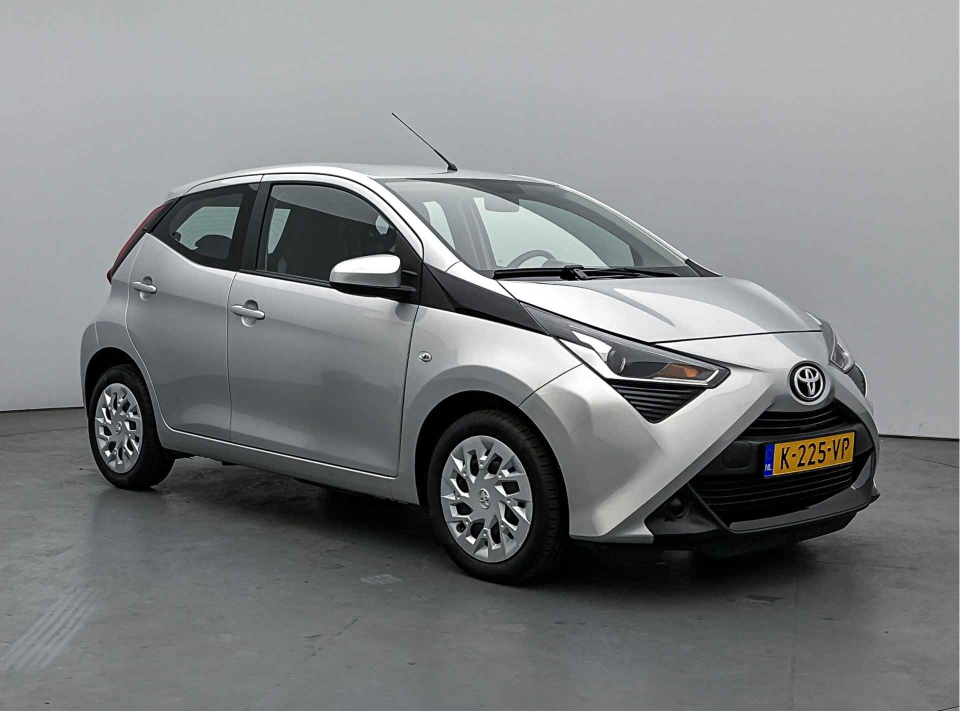 Toyota Aygo 1.0 VVT-i x-play | 1e Eigenaar | BTW | Camera | Airco | Apple Carplay/Android Auto | - 18/44