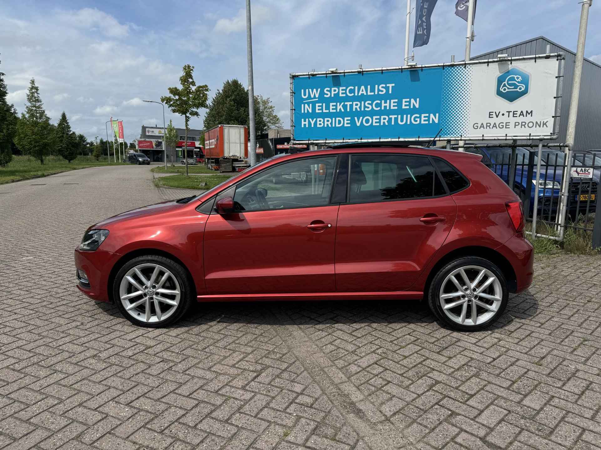 Volkswagen Polo 1.2 TSI ALCANTARA/PANO/PDC V+A - 4/29