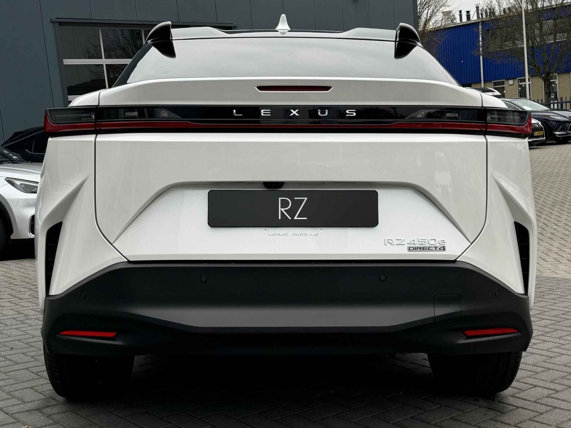 Lexus RZ 450e Executive Line 71 kWh DIRECT LEVERBAAR VOORRAAD KORTING PANO-DAK STOELVERW STUURVERW EL STOEL ADAP-CRUISE BLIND-SPOT - 4/41