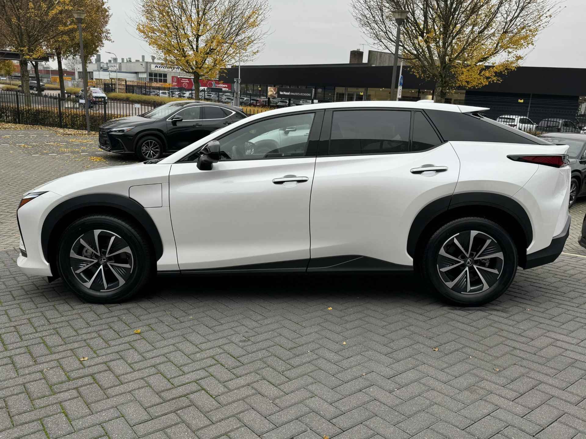 Lexus RZ 450e Executive Line 71 kWh DIRECT LEVERBAAR VOORRAAD KORTING PANO-DAK STOELVERW STUURVERW EL STOEL ADAP-CRUISE BLIND-SPOT - 6/41