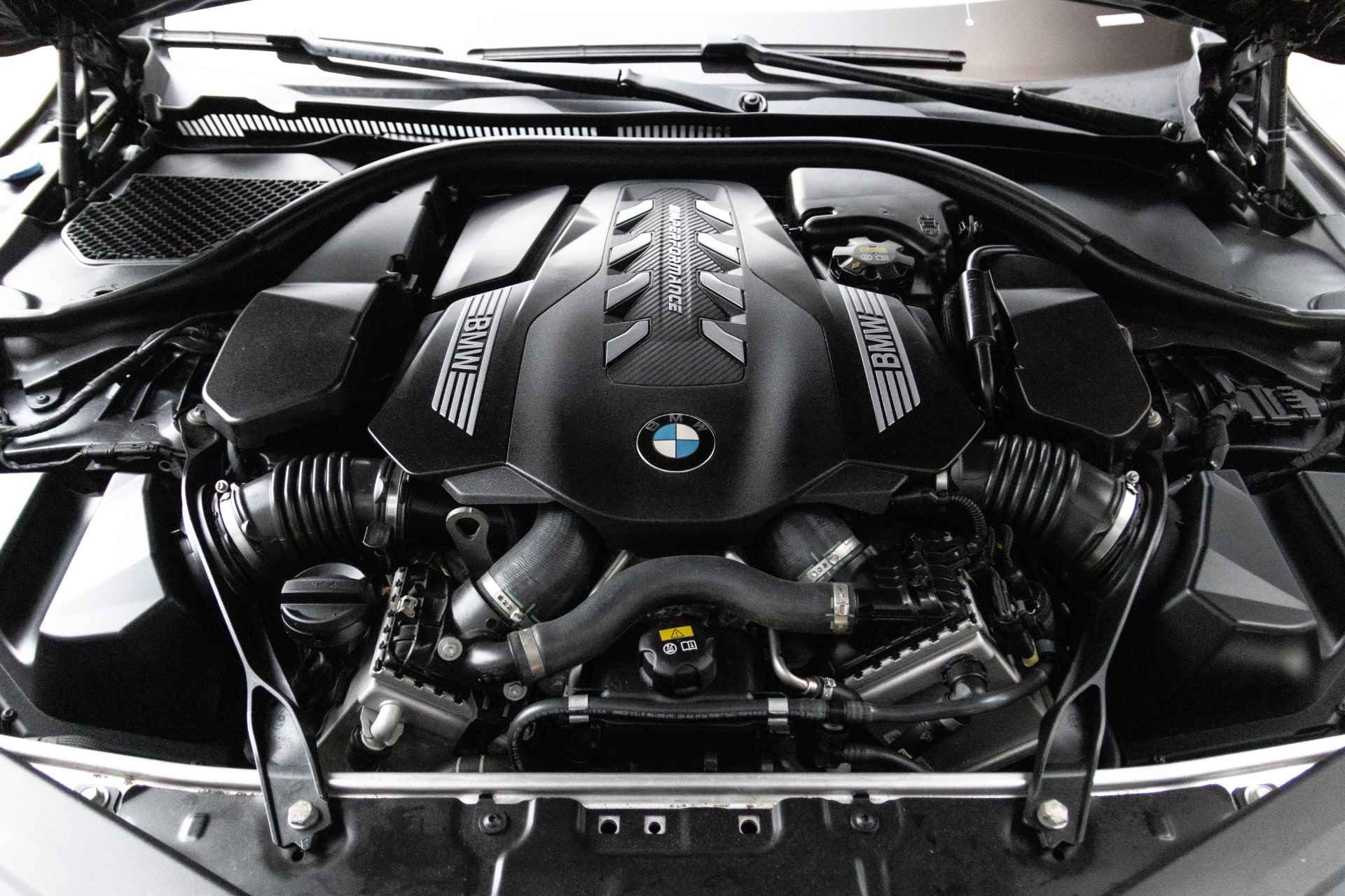 BMW 8 Serie M850ix | Decat | 710PK & 940Nm | Bowers & Wilkins | NL auto | UNIEK! - 44/44