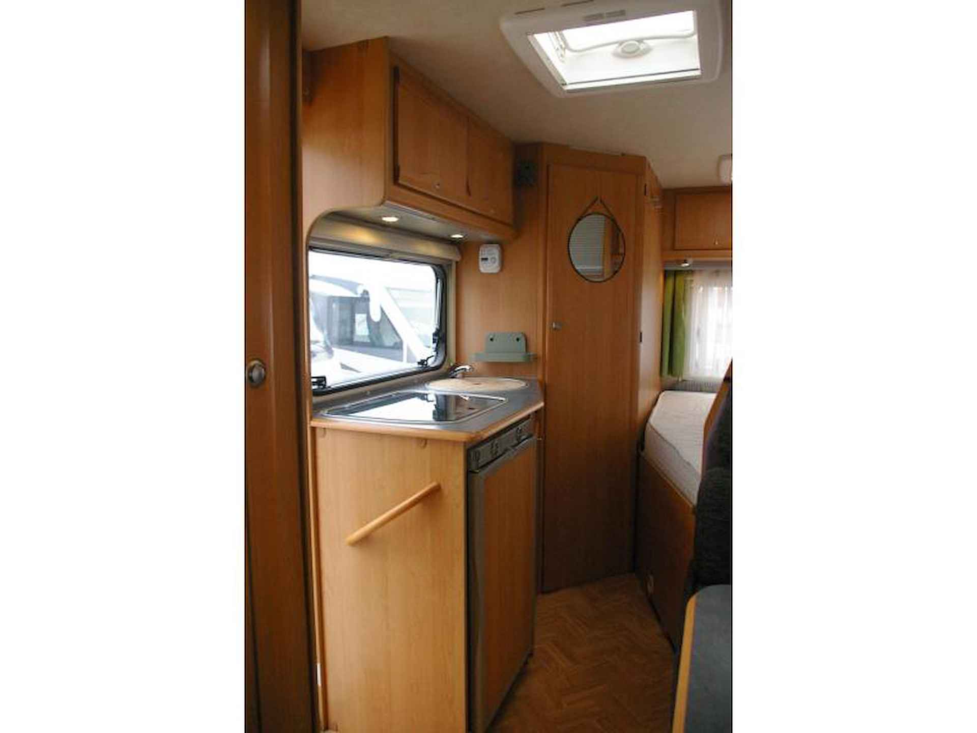 Adria Coral 573 DS Fransbed, Trienzit. - 8/15