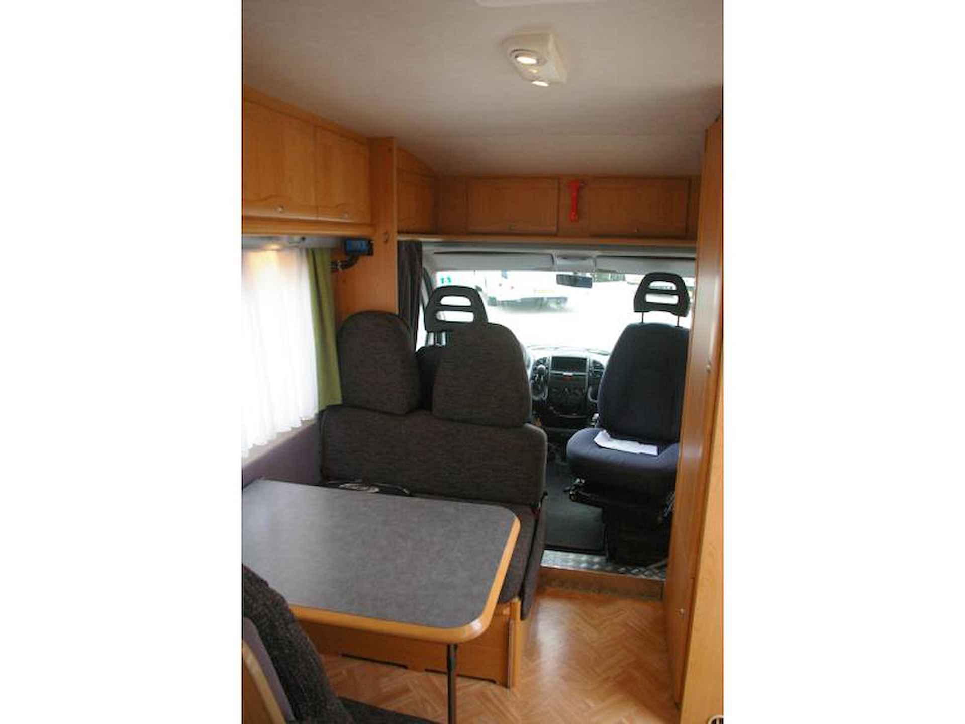 Adria Coral 573 DS Fransbed, Trienzit. - 10/15