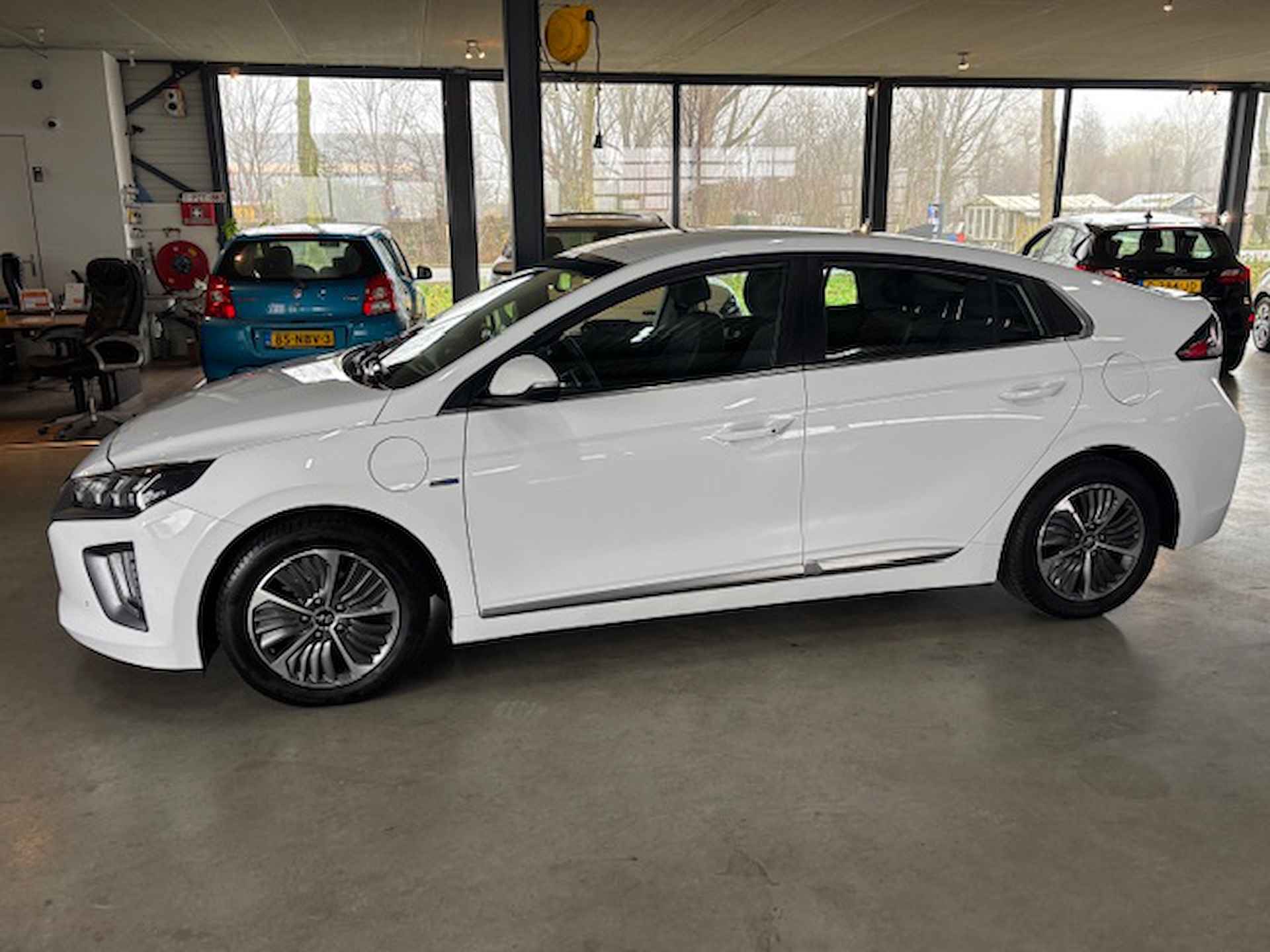 HYUNDAI Ioniq 1.6 GDI Blue PHEV 141 pk DCT Comfort - 2/50