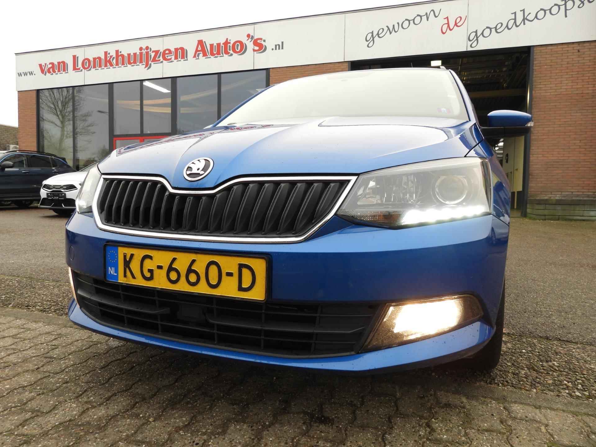 Skoda Fabia Combi 1.2 TSI Ambition Business NAVI/AIRCO/CRUISE/TREKHAAK/15"LMV! - 29/33