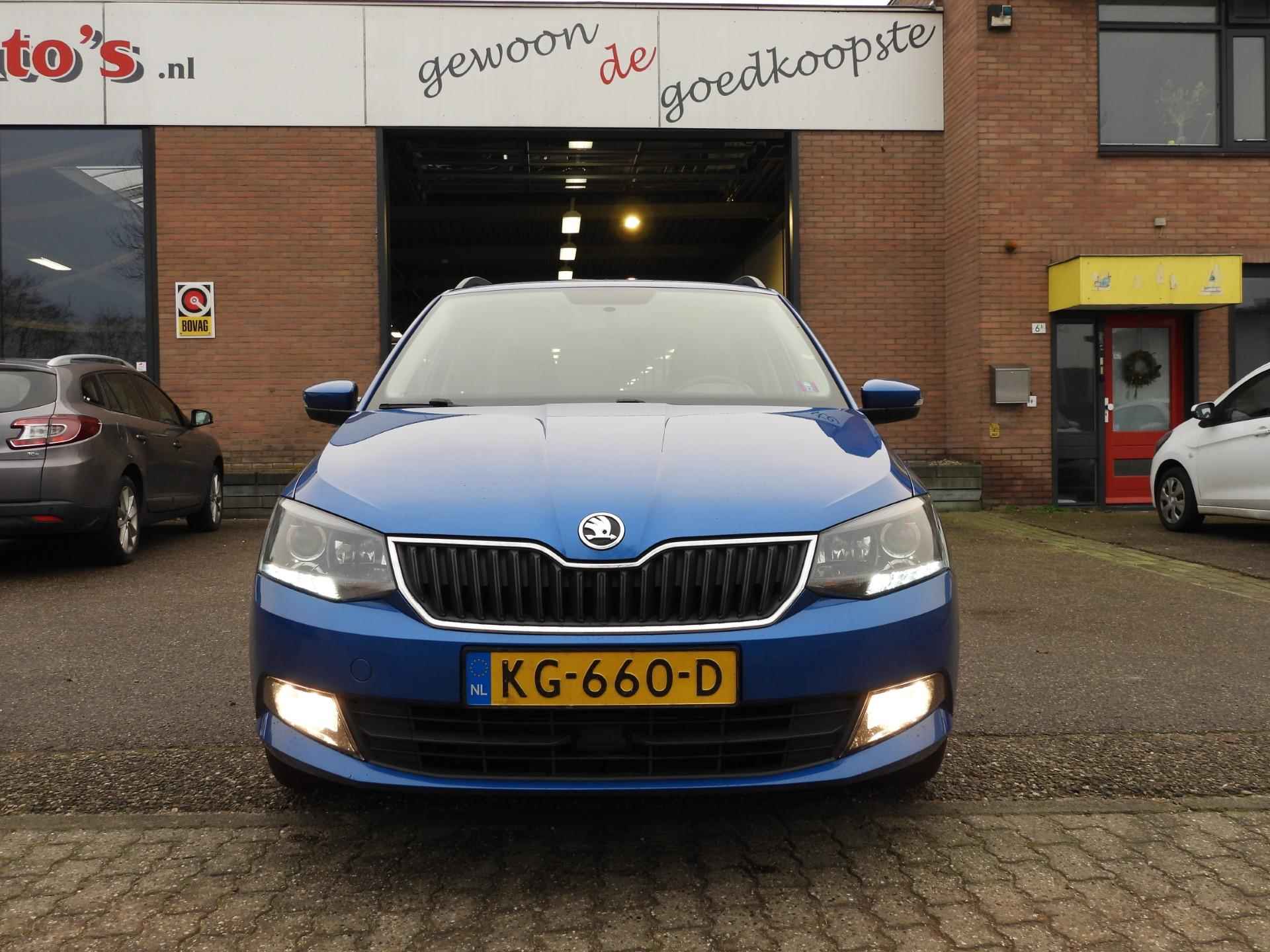 Skoda Fabia Combi 1.2 TSI Ambition Business NAVI/AIRCO/CRUISE/TREKHAAK/15"LMV! - 32/33