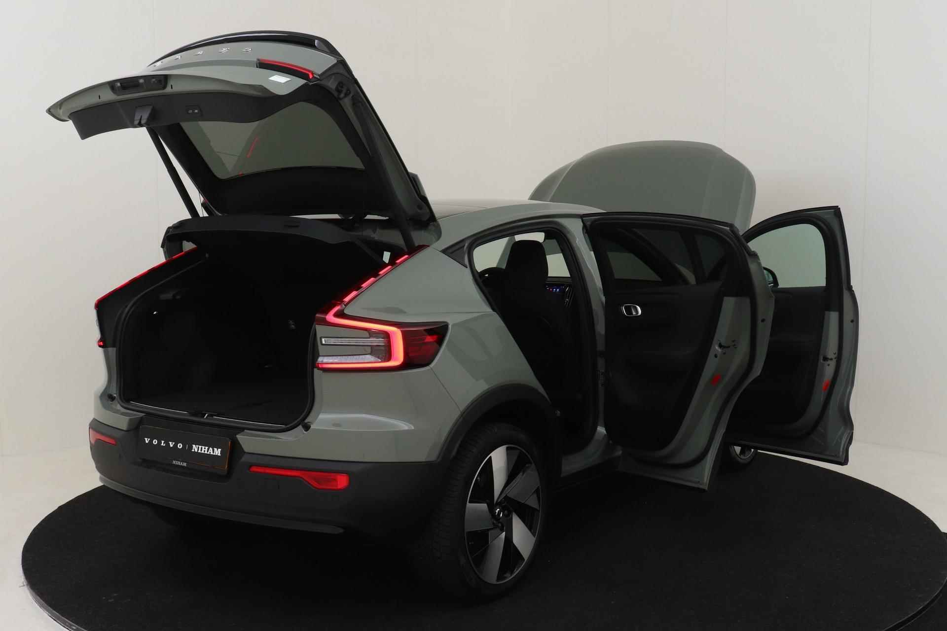 Volvo C40 SINGLE MOTOR PLUS 69 kWh -PANO.DAK|20"|GETINT.GLAS|CAMERA|CLIMATE - 47/52