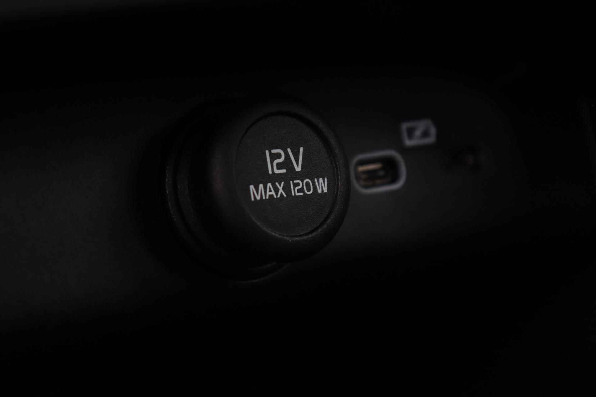 Volvo C40 SINGLE MOTOR PLUS 69 kWh -PANO.DAK|20"|GETINT.GLAS|CAMERA|CLIMATE - 51/52