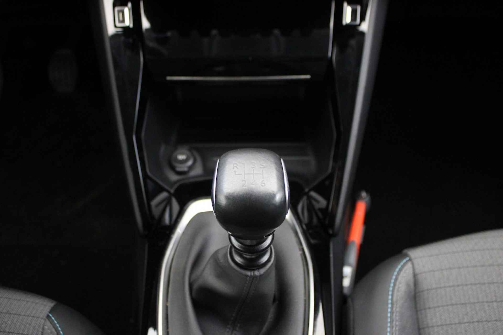 PEUGEOT 208 1.2 PureTech Allure - Digital Cockpit, leer, Model Bouwjaar 2019 - 21/31