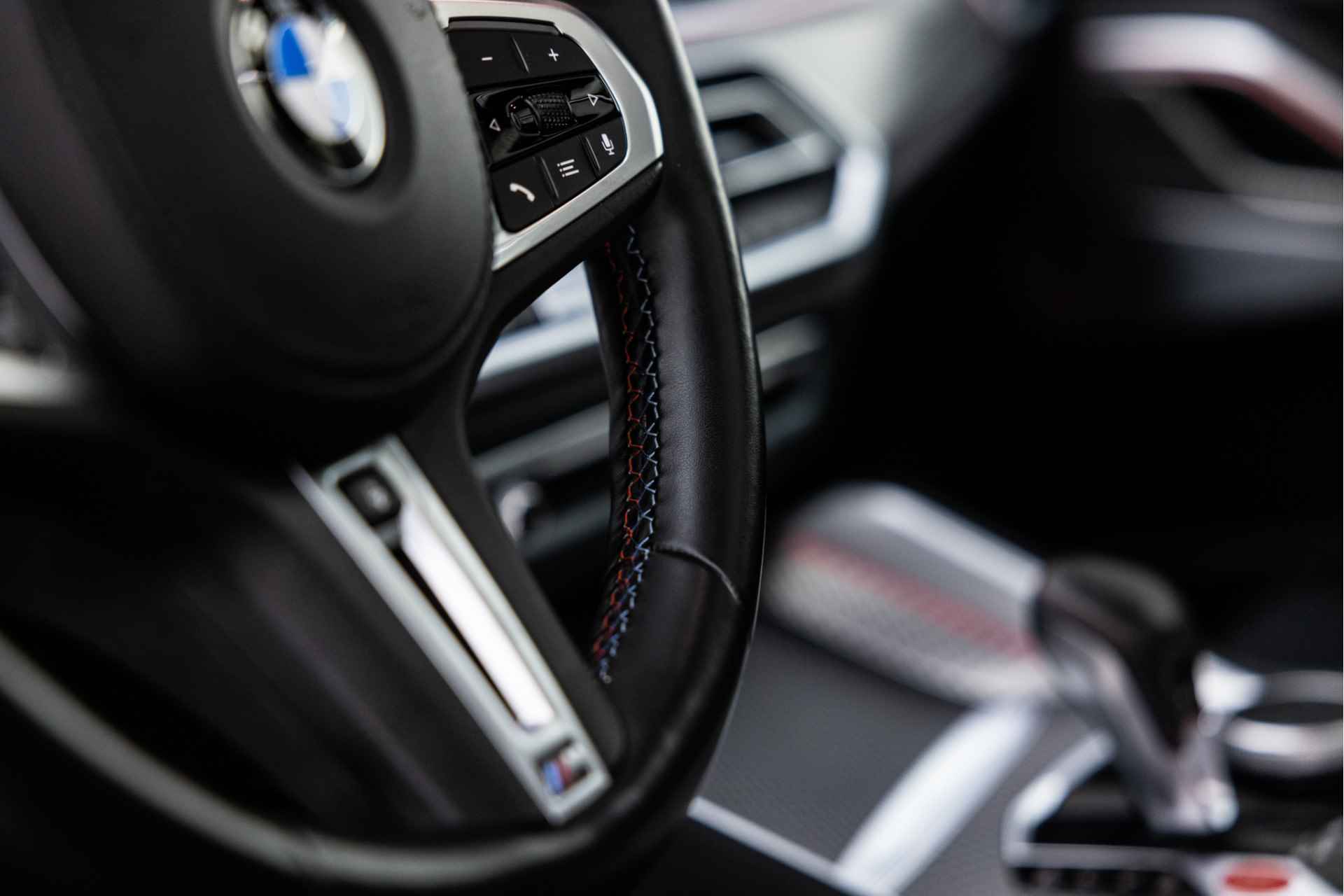 BMW X6 M Competition | Pano | B&W | Carbon | ACC | E-Trekhaak | M Drivers Pack - 38/64
