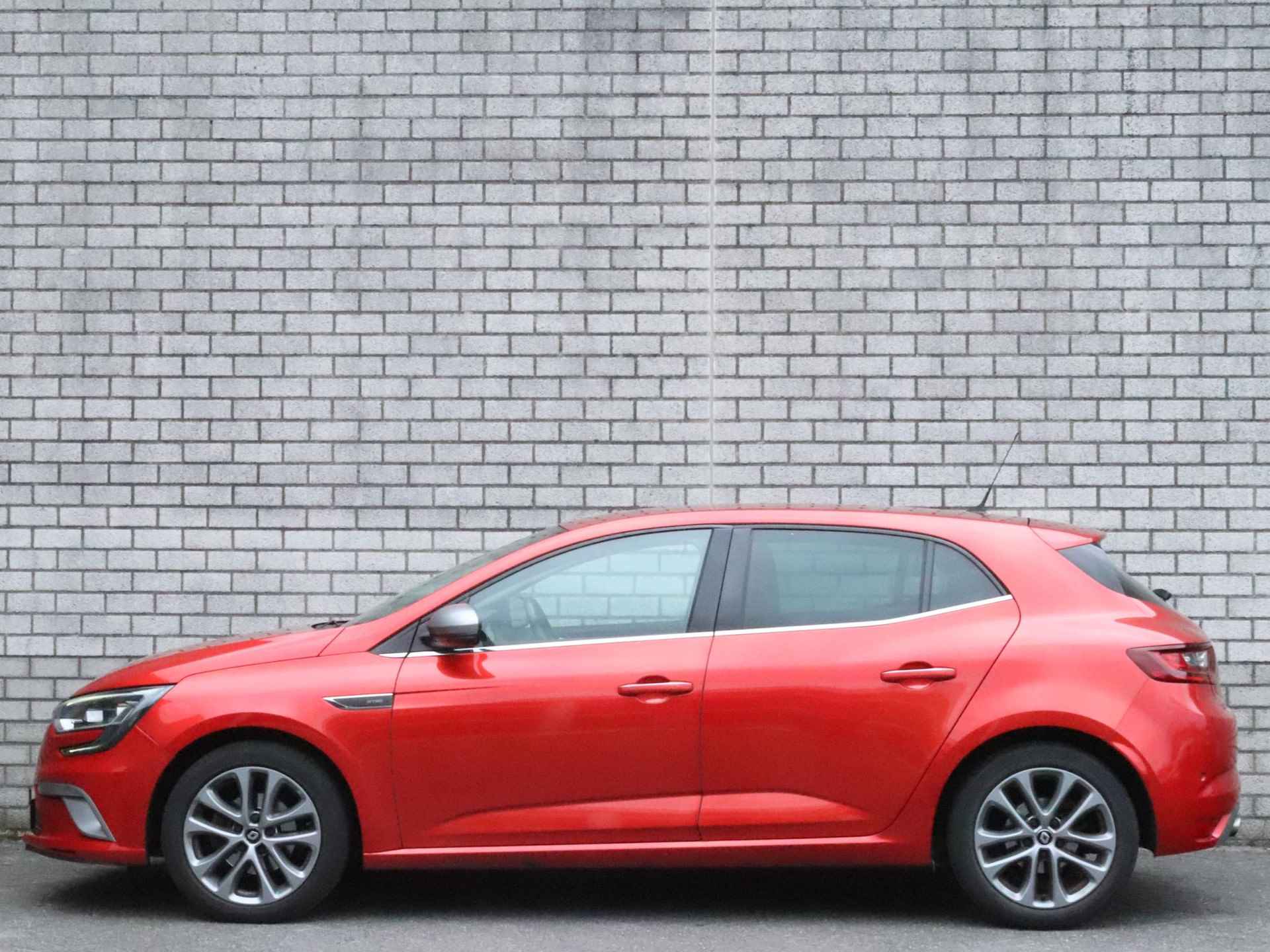 Renault Mégane 1.2 TCe 130 GT-Line | Achteruitrijcamera | Bose audio - 14/39