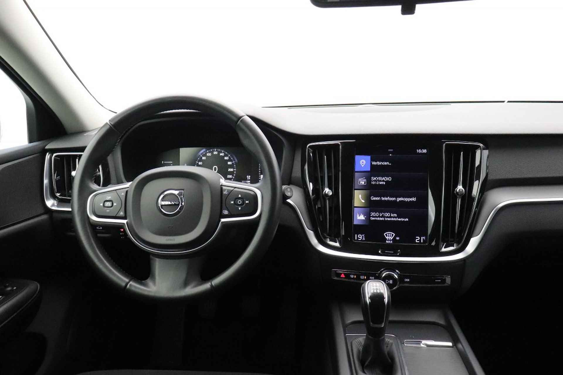 VOLVO V60 2.0 D3 Momentum - LED, Clima - 4/27