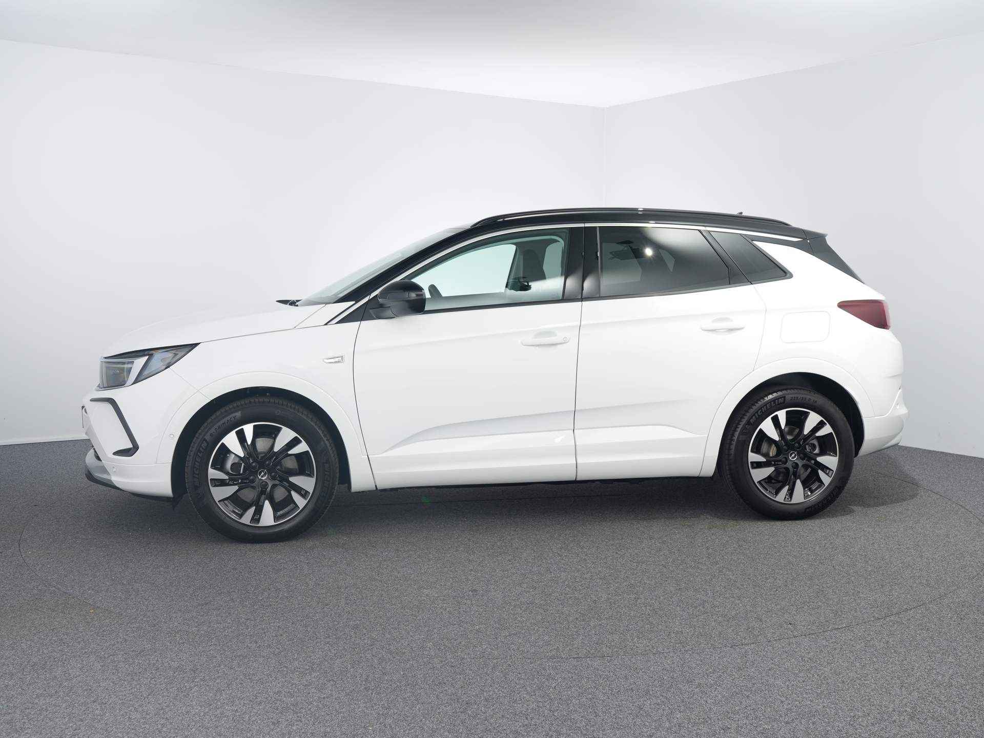 Opel Grandland 1.6 Turbo PHEV Elegance | Stoel + stuur verwarming | Adaptieve cruise controle | Navigatie | Elektrische kofferbak | Clima | - 13/28