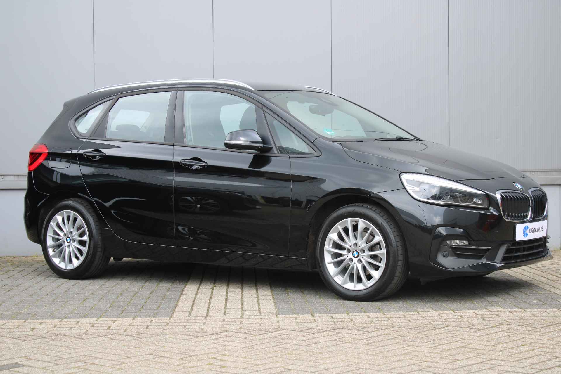 BMW 2 Serie Active Tourer 218i High Executive | LED | HEAD-UP DISPLAY | LEDER | STOELVERWARMING | NAVI | DEALER ONDERHOUDEN | PDC V+A | - 8/36