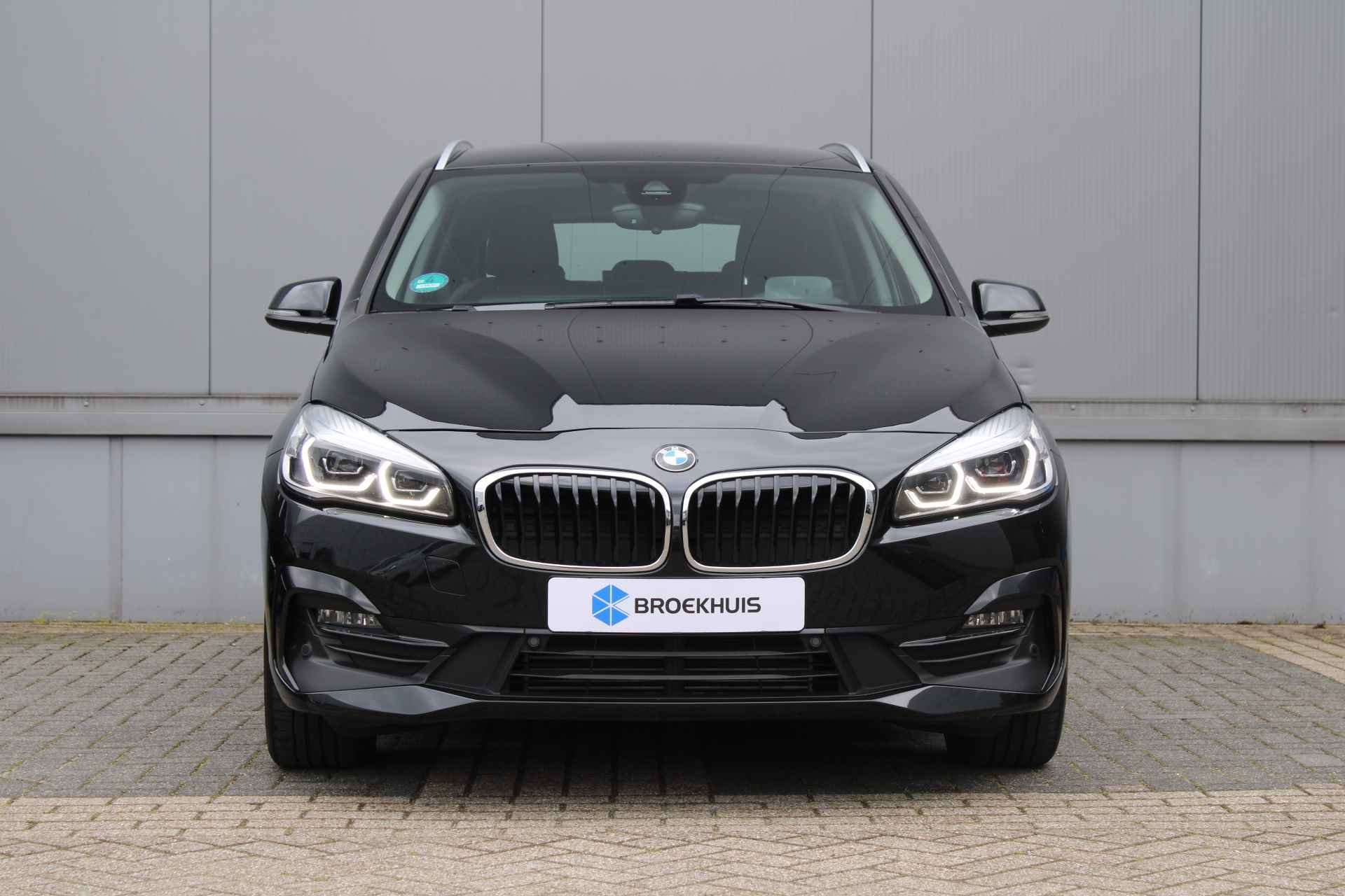 BMW 2 Serie Active Tourer 218i High Executive | LED | HEAD-UP DISPLAY | LEDER | STOELVERWARMING | NAVI | DEALER ONDERHOUDEN | PDC V+A | - 9/36