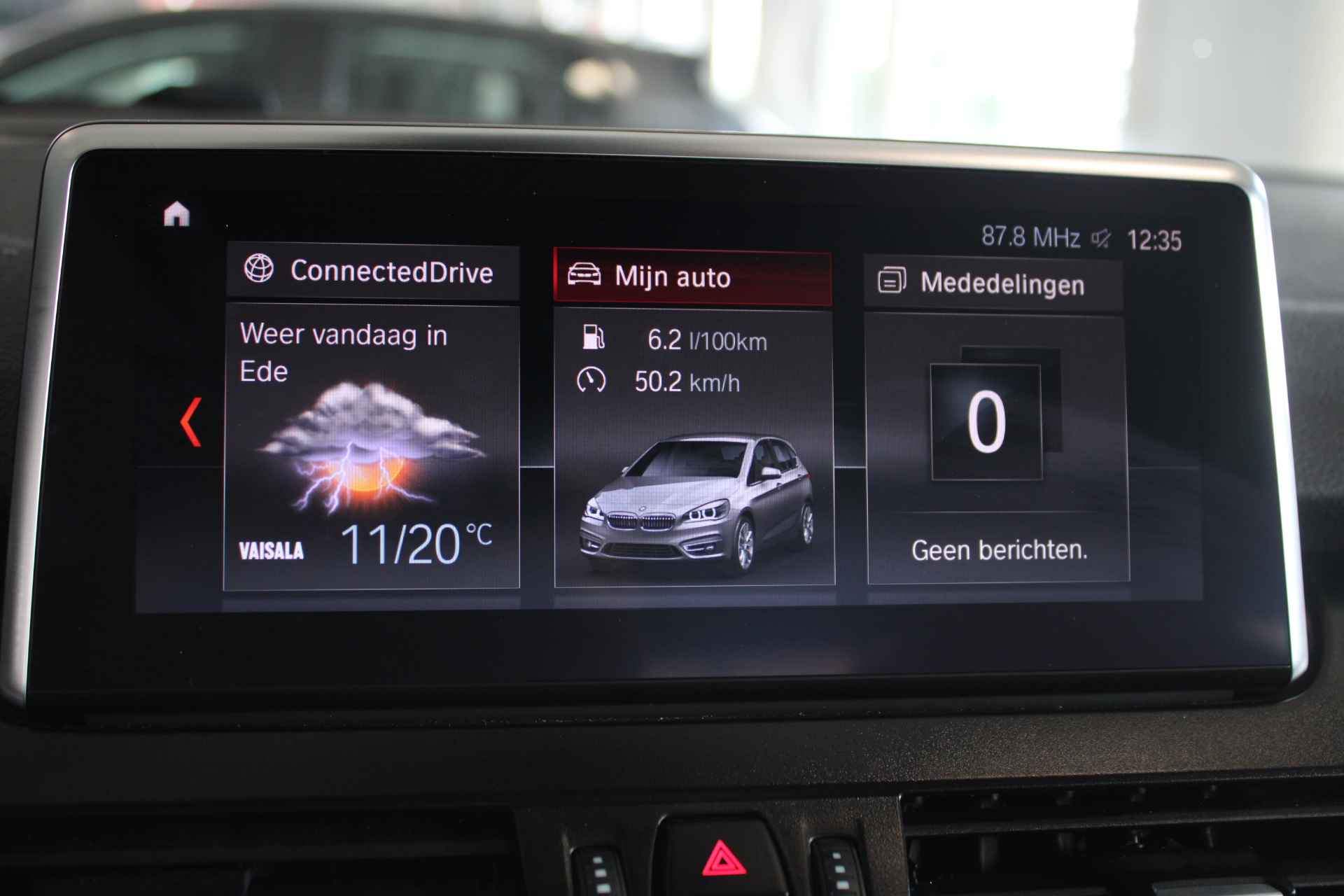 BMW 2 Serie Active Tourer 218i High Executive | LED | HEAD-UP DISPLAY | LEDER | STOELVERWARMING | NAVI | DEALER ONDERHOUDEN | PDC V+A | - 28/36