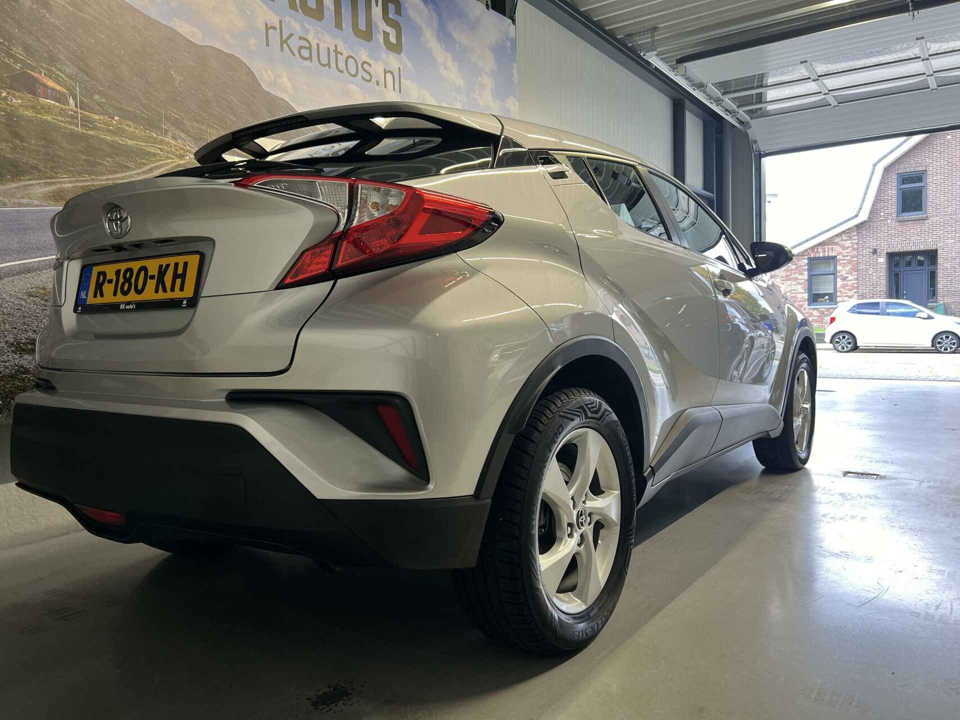 Toyota C-HR 1.2 Dynamic / Navi / Camera / Cruise - 4/34