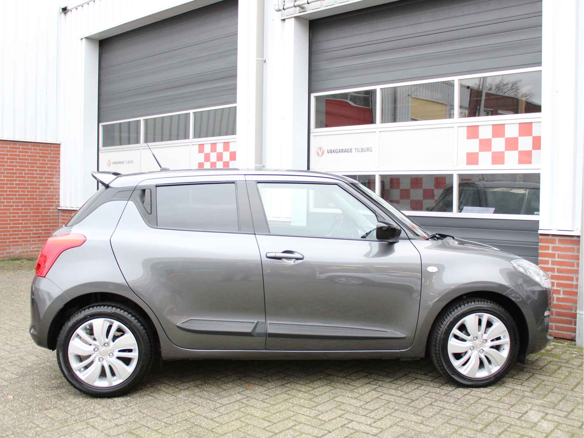 Suzuki Swift 1.2 Select Dealer onderh./Airco/Stoelverw./Camera/AndroidAuto/AppleCarplay/DAB+ - 42/47