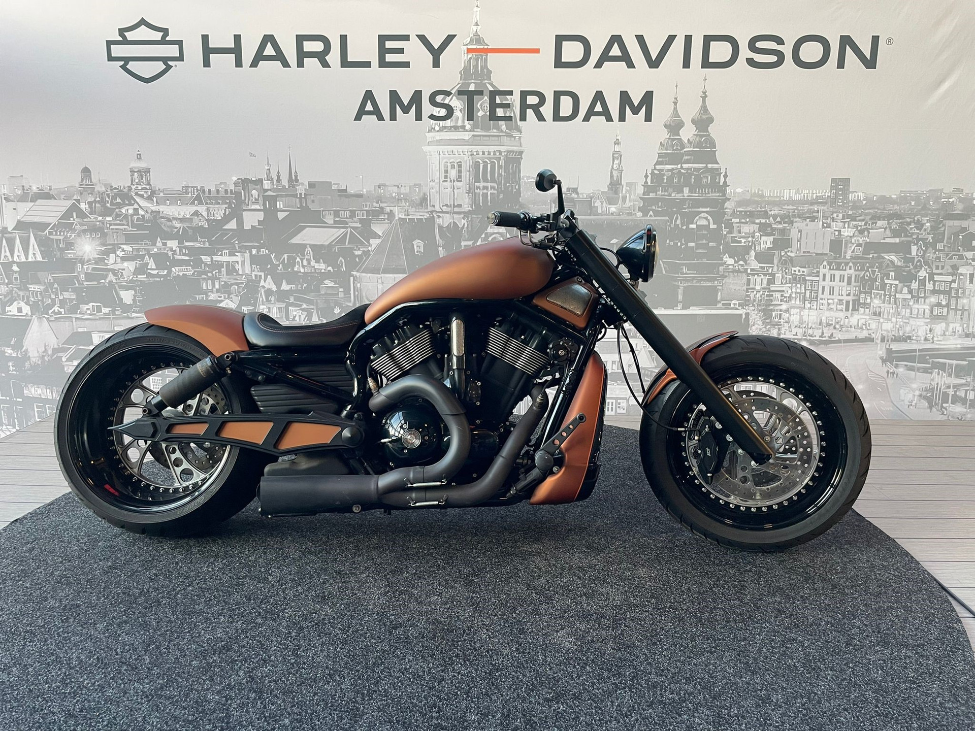 Harley-Davidson VRSCDX Night Rod Special