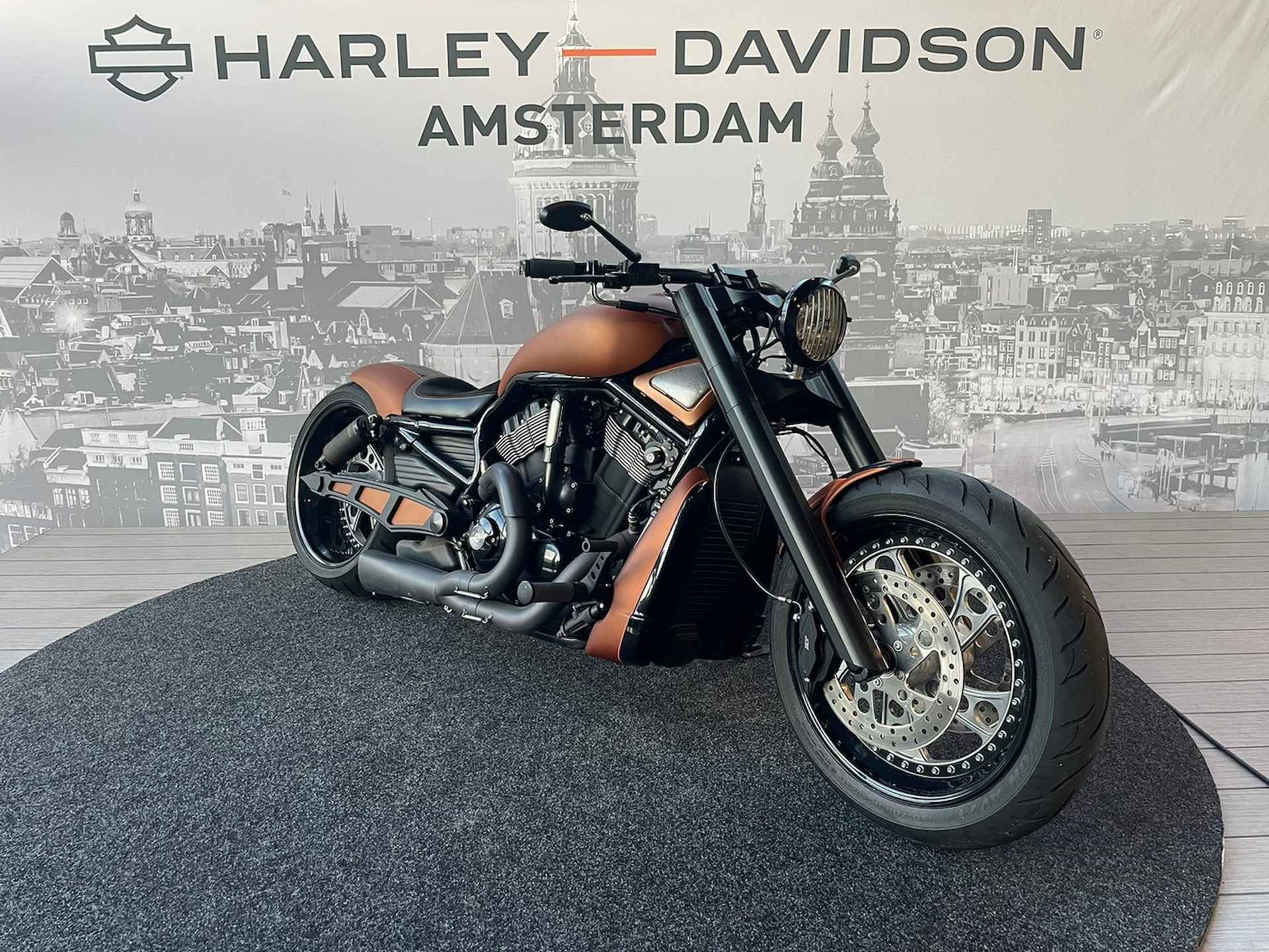 Harley-Davidson VRSCDX Night Rod Special - 4/11