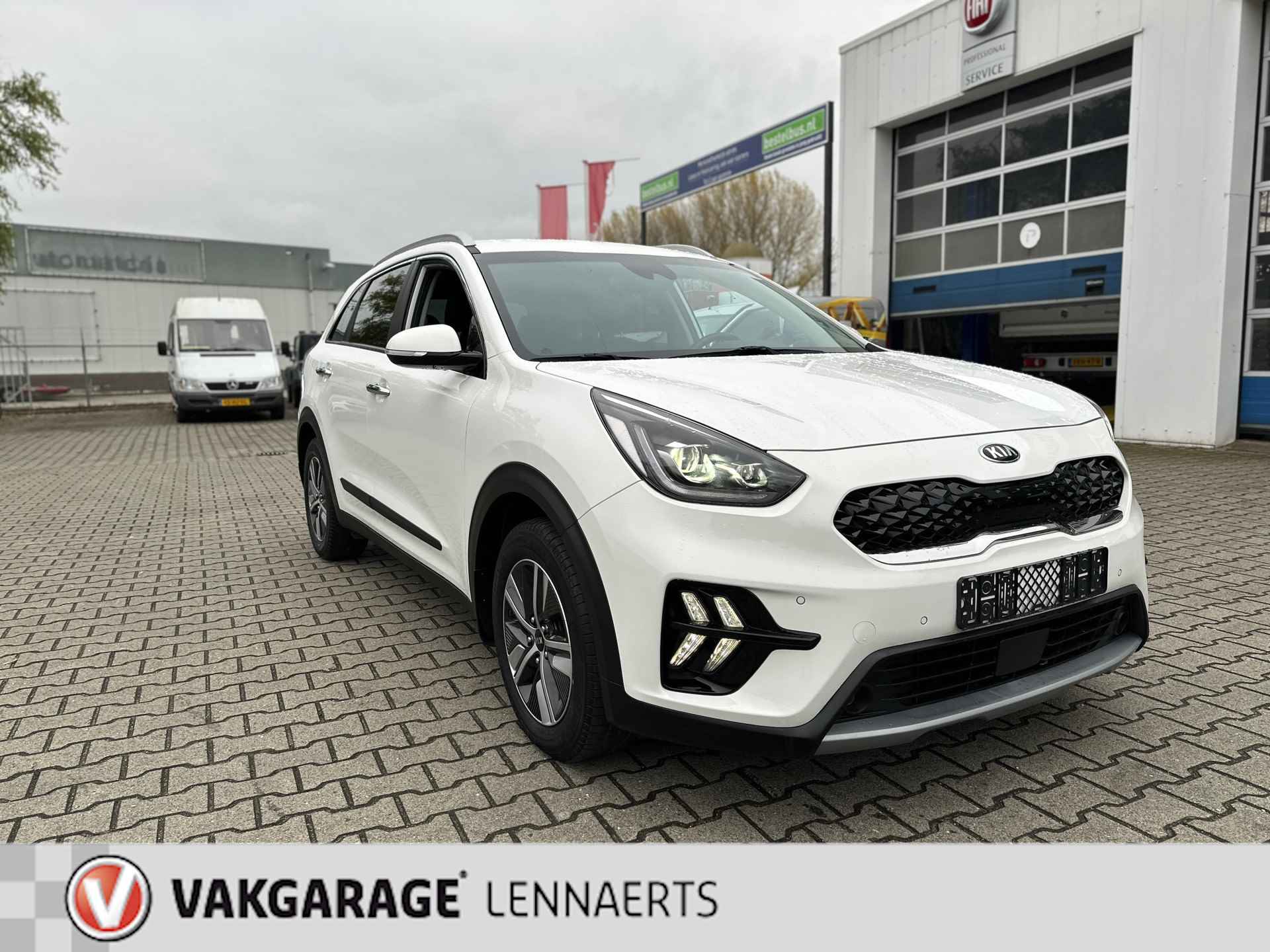 Kia Niro 1.6 GDi Hybrid ExecutiveLine (RIJKLAARPRIJS/BOVAG GARANTIE) - 4/33