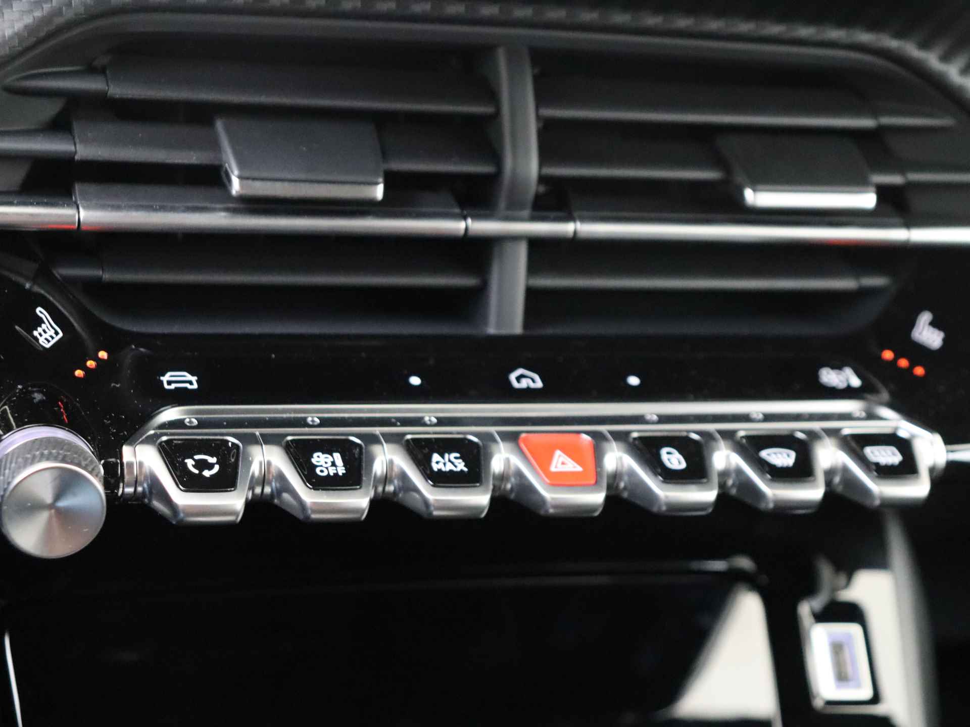 Peugeot e-208 EV GT 51 kWh | Leer/alcantara | Apple CP/Android Auto | Stoelverwarming | DAB+ | Beschikbaar v.a. juli | - 13/44