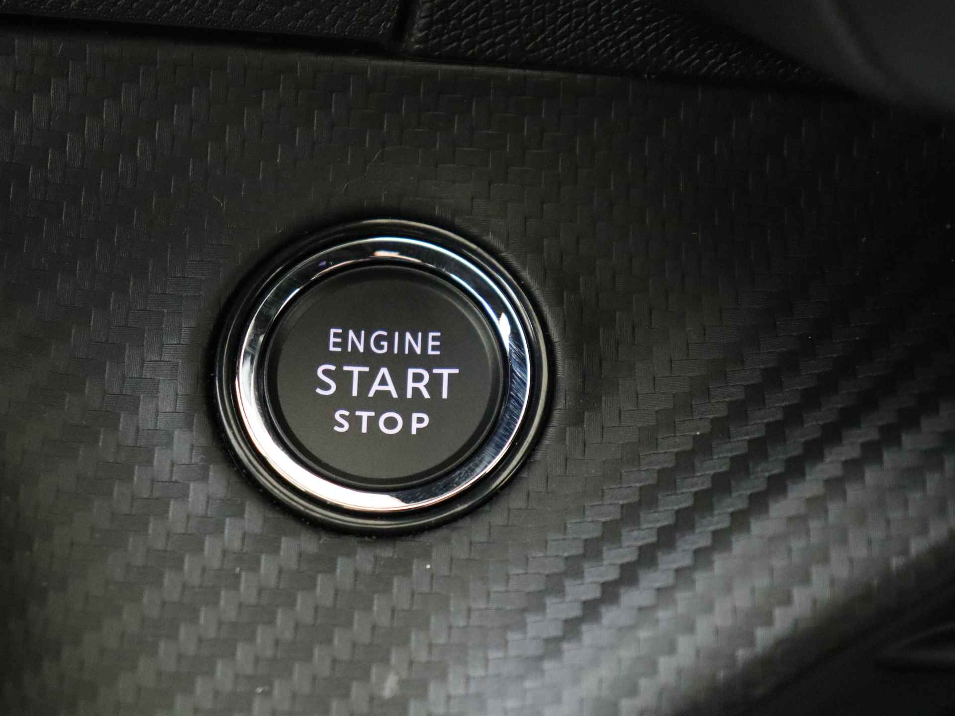 Peugeot e-208 EV GT 51 kWh | Leer/alcantara | Apple CP/Android Auto | Stoelverwarming | DAB+ | Beschikbaar v.a. juli | Oplopende km.stand | - 35/44