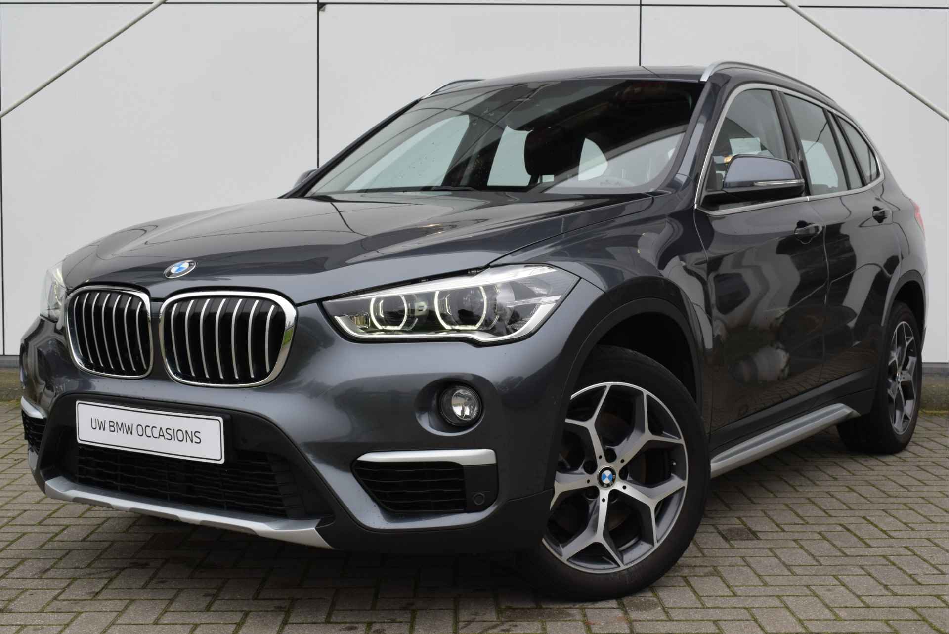 BMW X1 sDrive20i High Executive xLine Automaat / Panoramadak / Sportstoelen / LED / Head-Up / Park Assistant / Stoelverwarming - 13/13