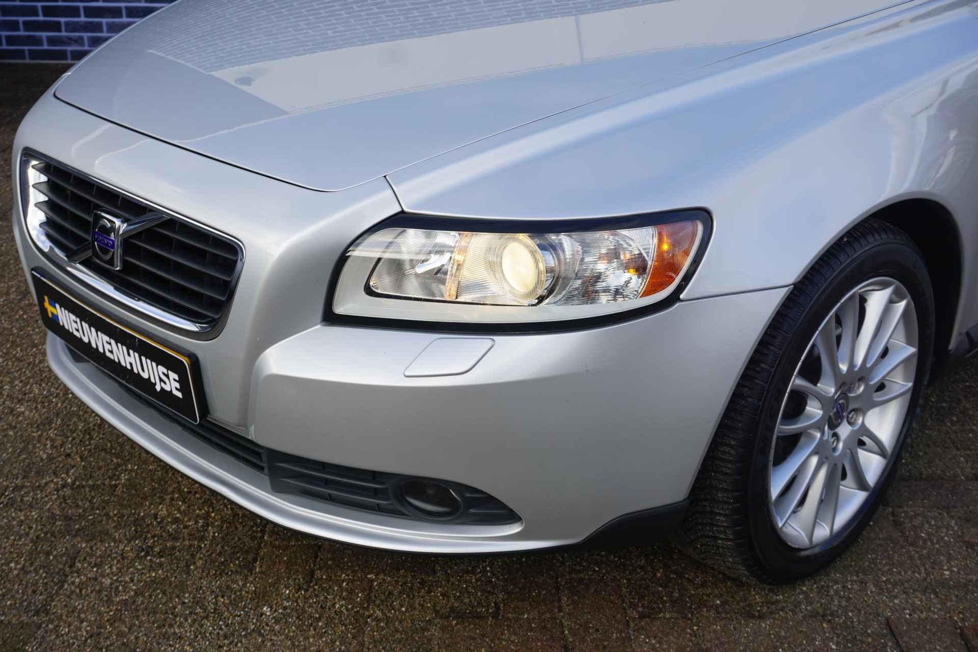 Volvo S40 1.8 Edition II | cruise control | climate control | Bi-Xenon koplampen | parkeersensoren achter | getint glas | lederen interieur | - 9/19