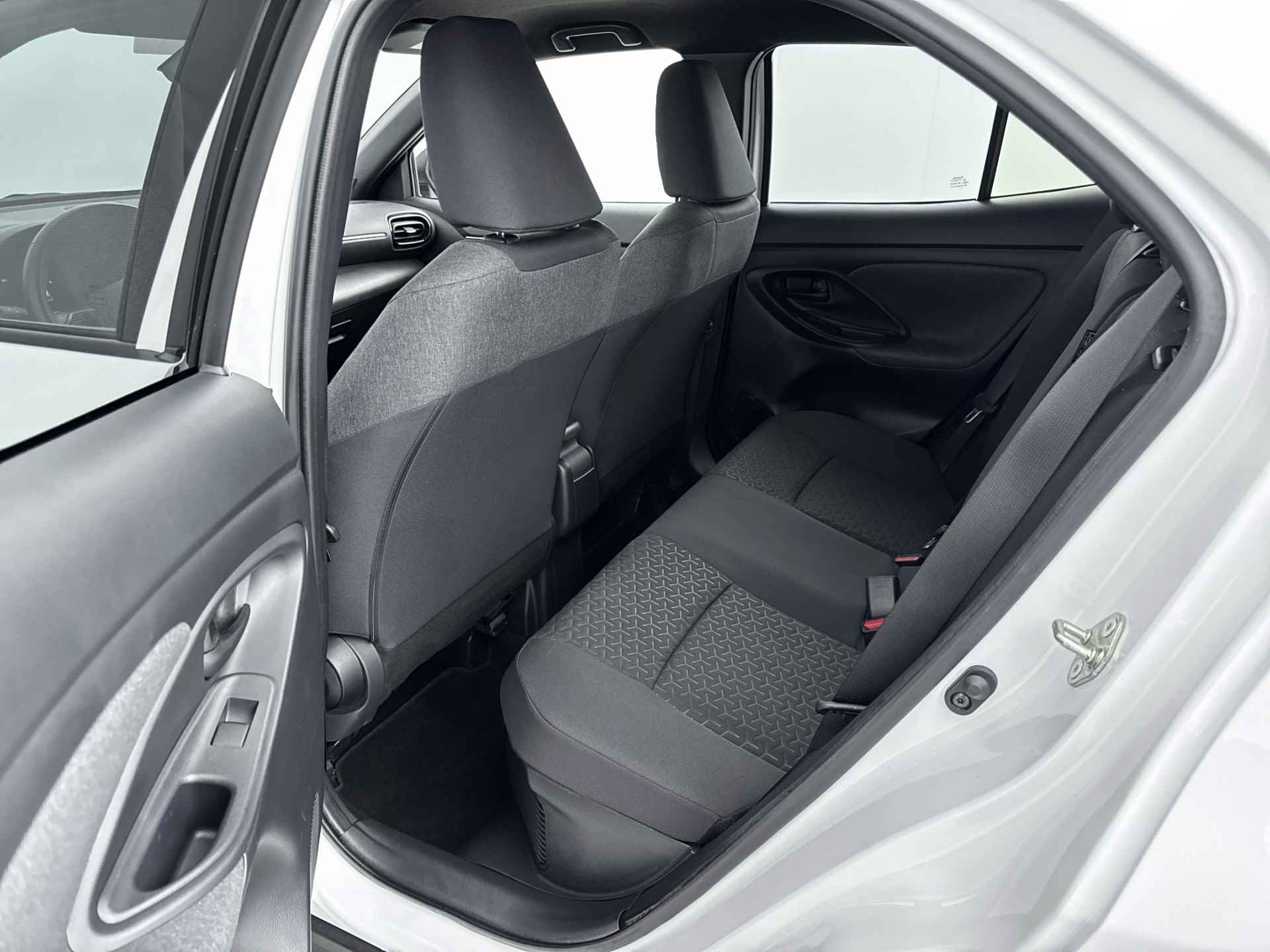 Toyota Yaris Cross 1.5 Hybrid First Edition | Trekhaak | Apple Carplay & Andoid Auto | Navigatie | - 20/40
