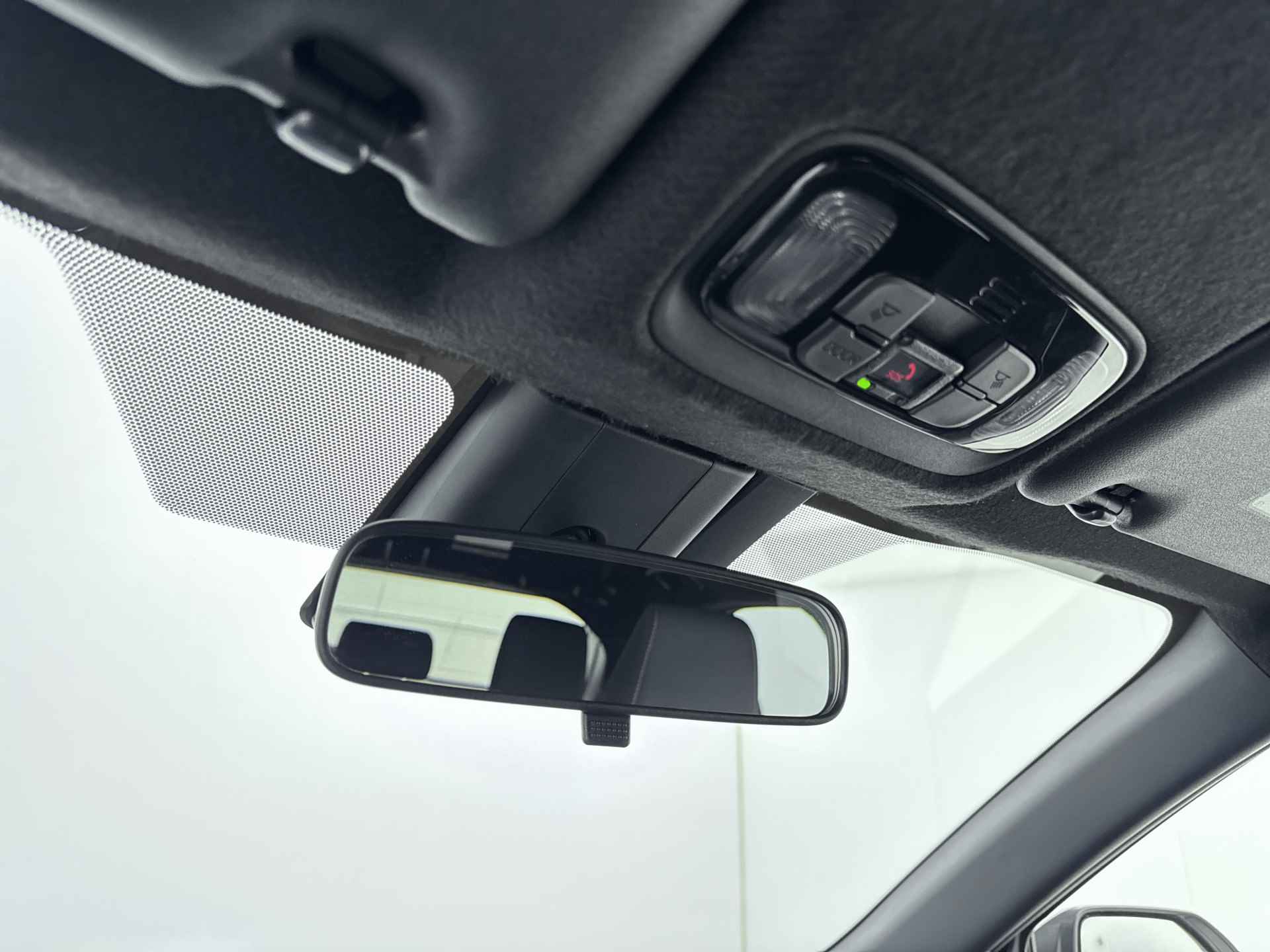 Toyota Yaris Cross 1.5 Hybrid First Edition | Trekhaak | Apple Carplay & Andoid Auto | Navigatie | - 31/40