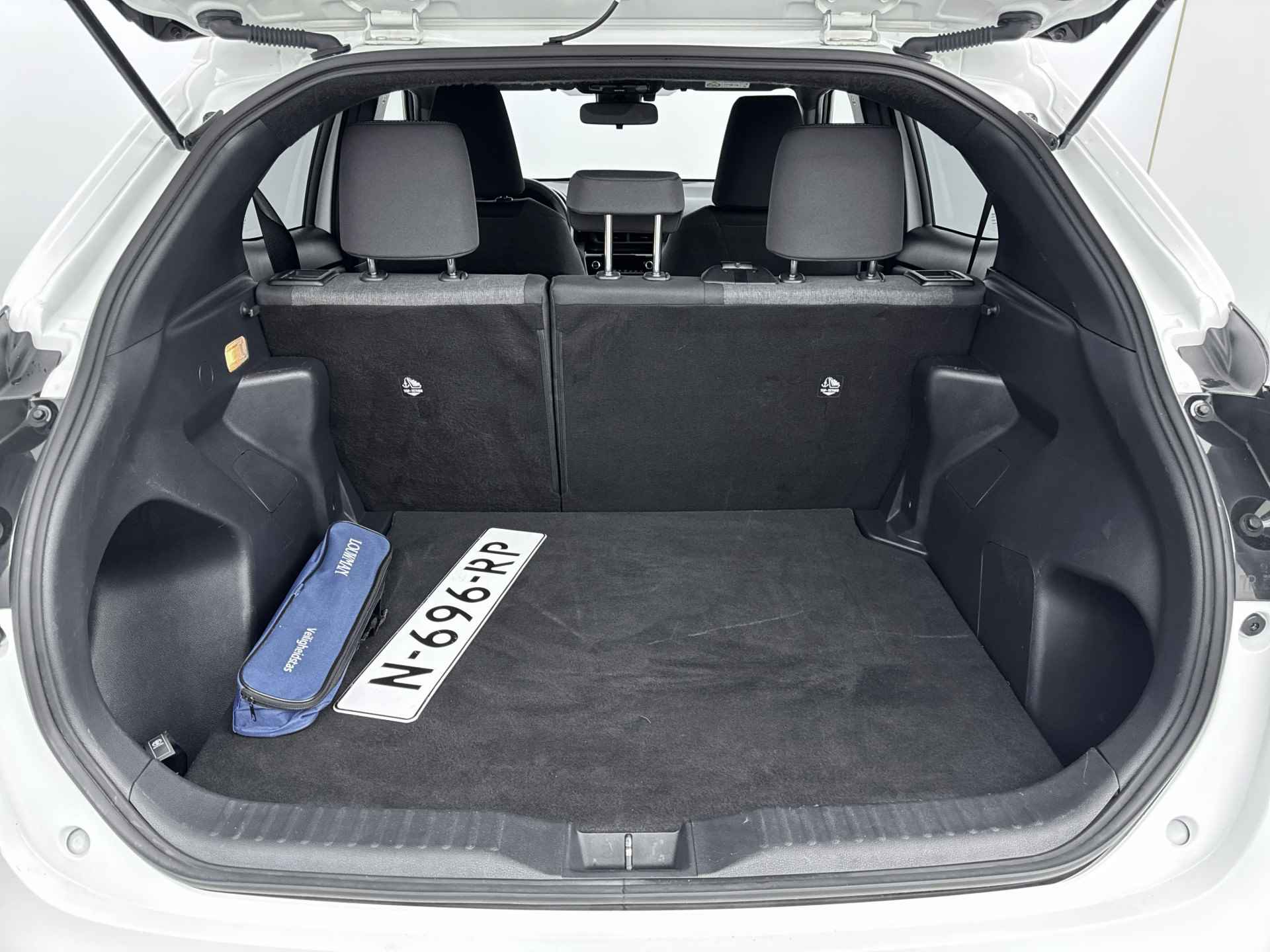 Toyota Yaris Cross 1.5 Hybrid First Edition | Trekhaak | Apple Carplay & Andoid Auto | Navigatie | - 35/40
