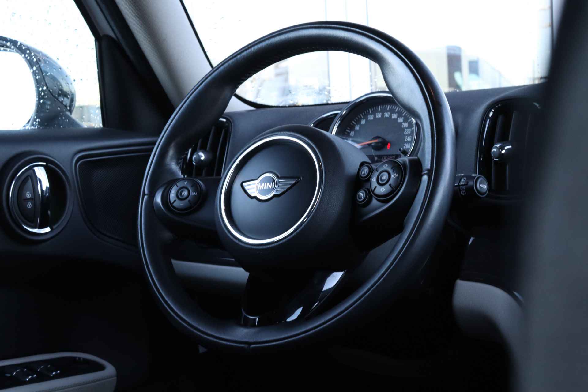 MINI Countryman 1.5 Cooper Chili | PDC V/A | Cruise Control | Stoelverwarming | Trekhaak | Keyless | Navi | Climate - 36/41